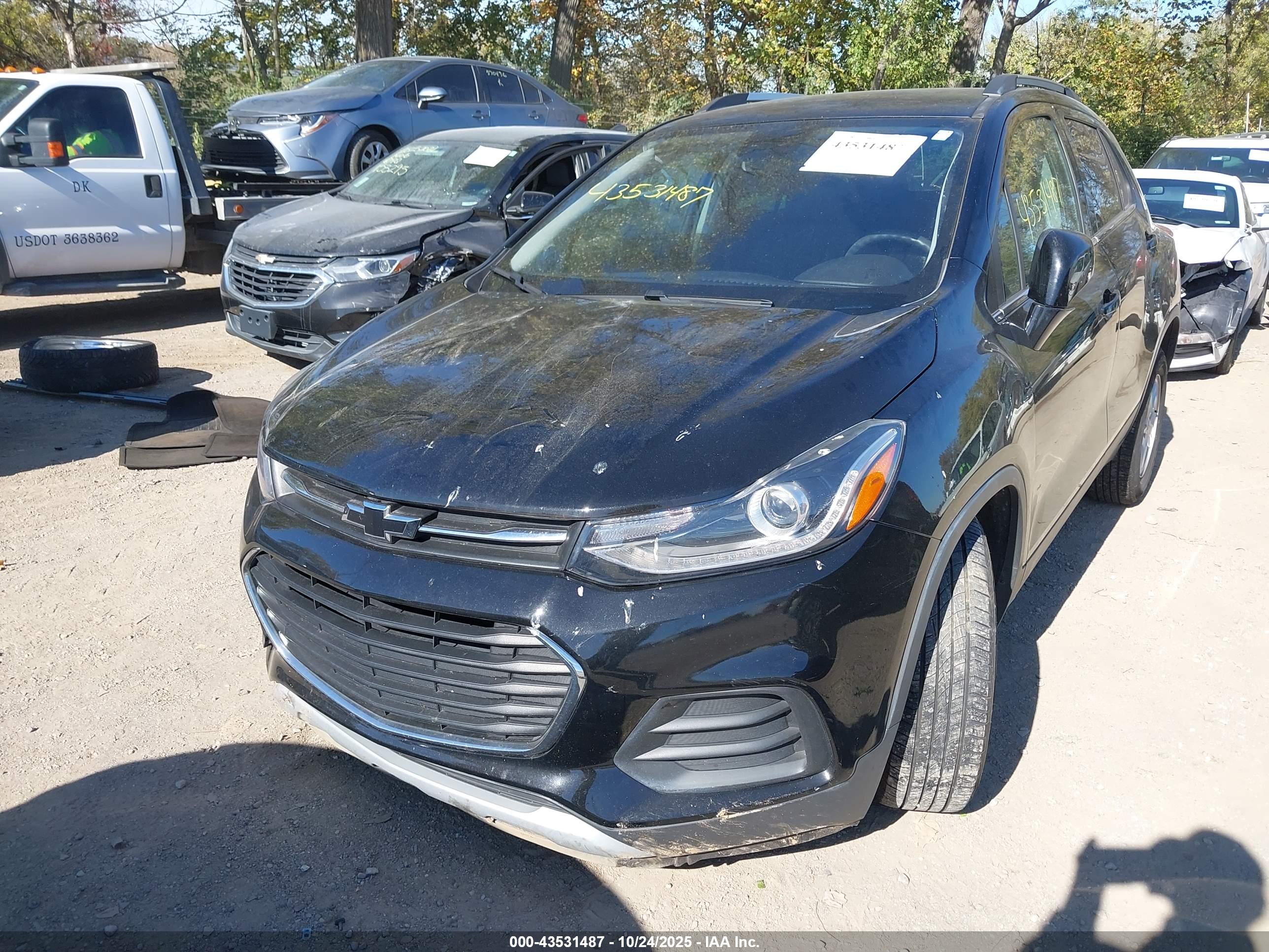 CHEVROLET TRAX image 2