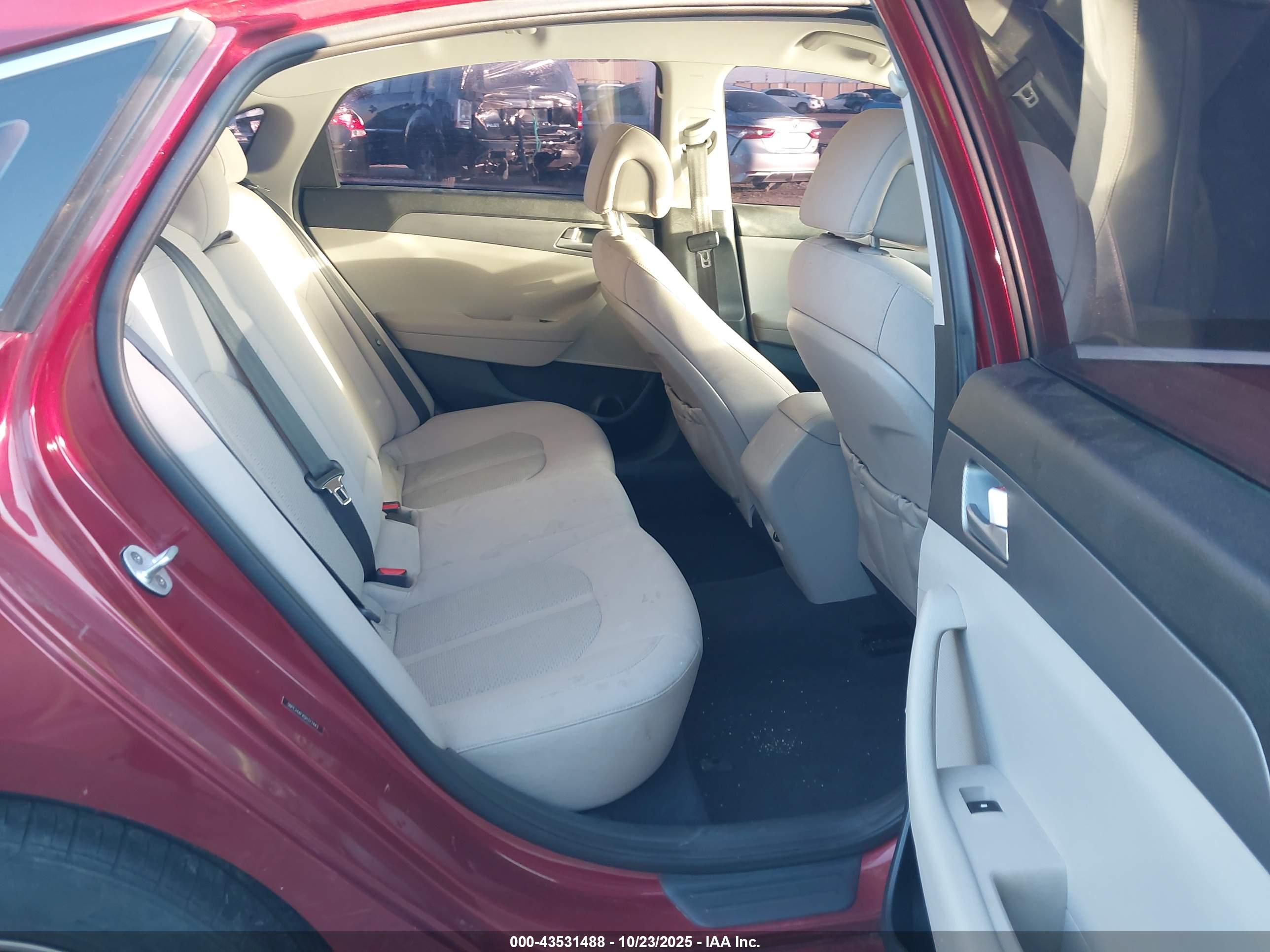 HYUNDAI SONATA image 8