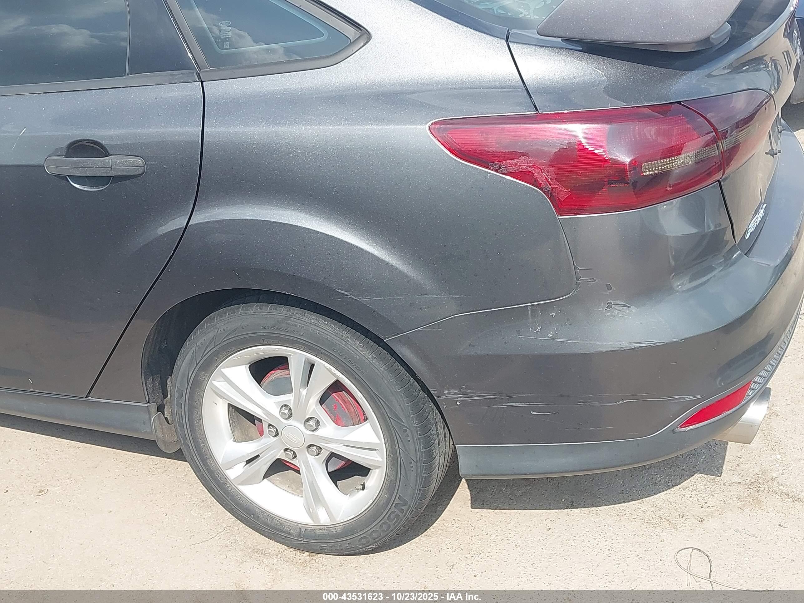 FORD FOCUS image 6