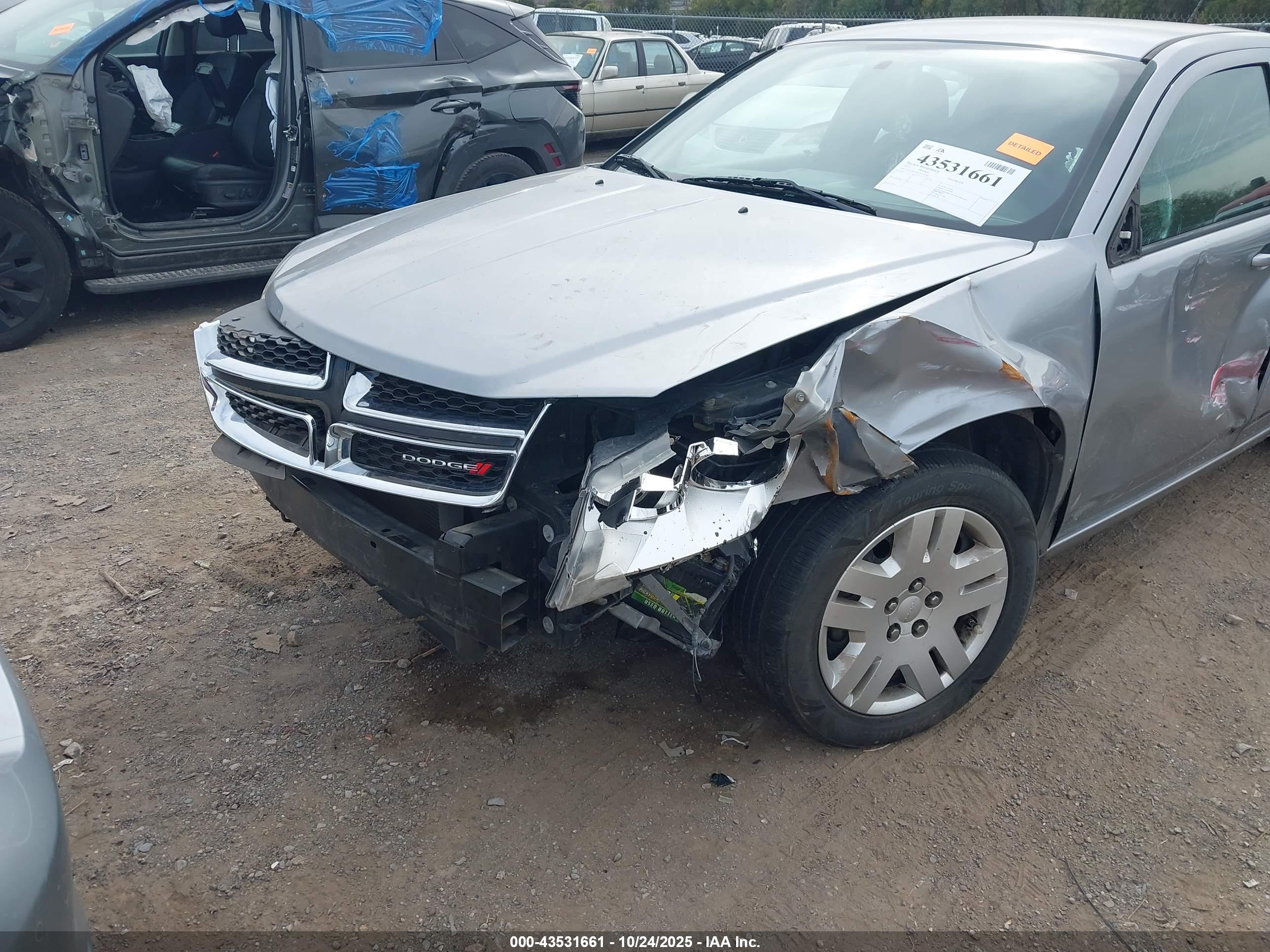 DODGE AVENGER image 6