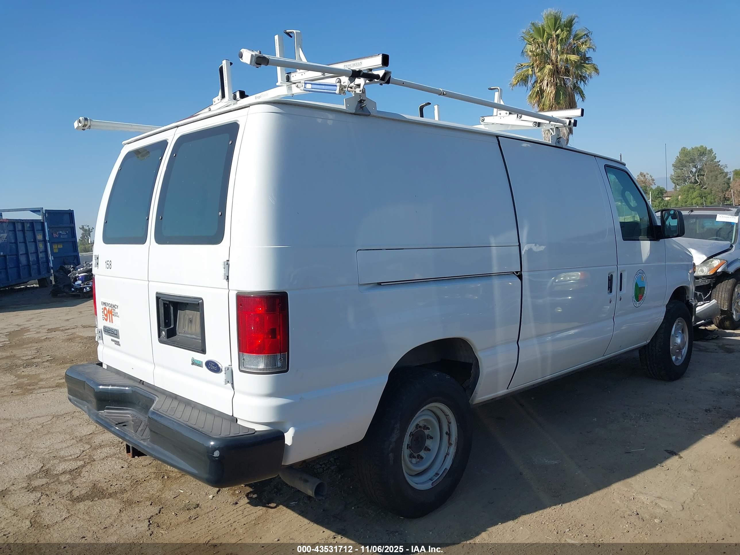 FORD E-250 image 4
