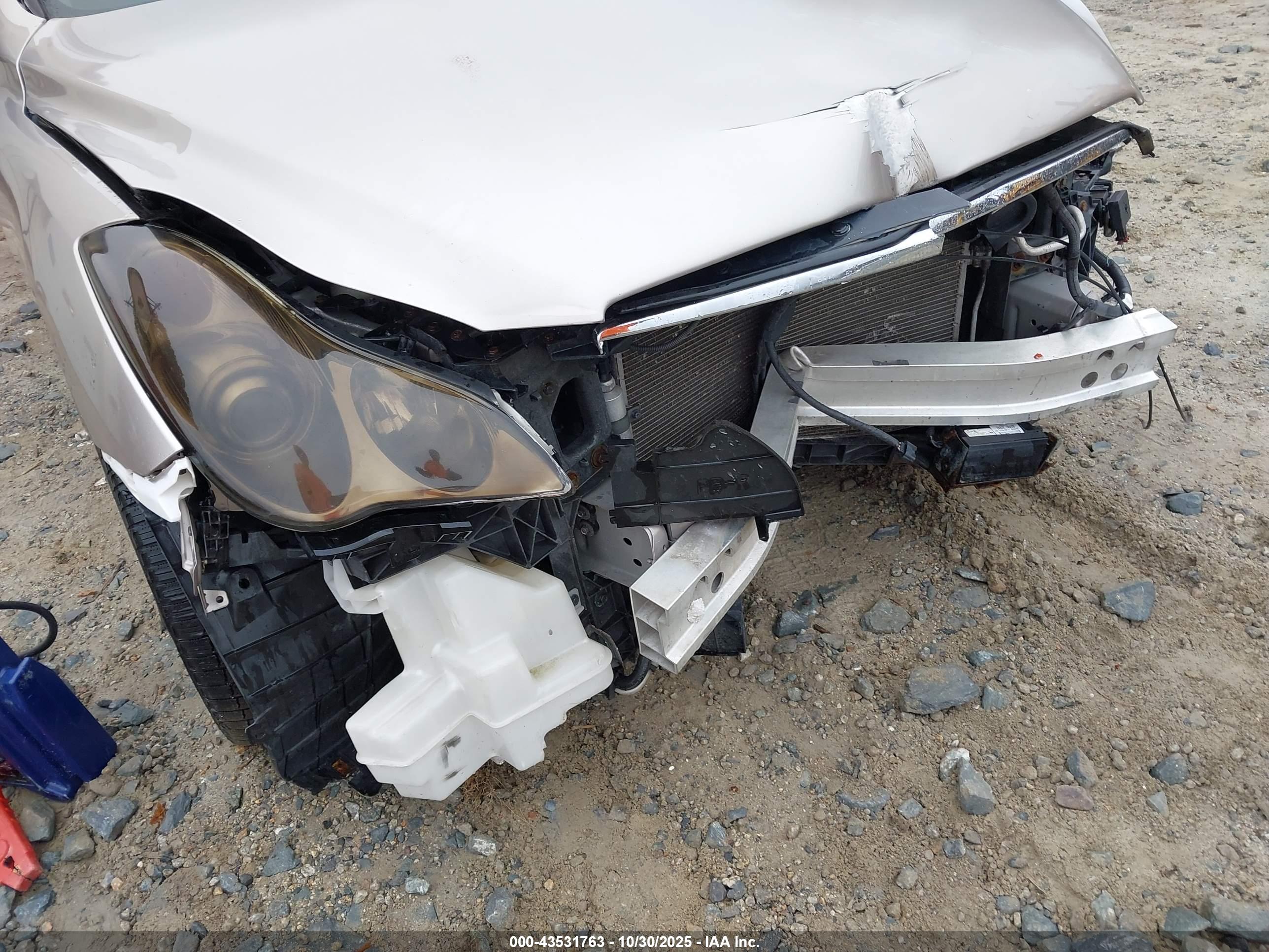 INFINITI EX35 image 6