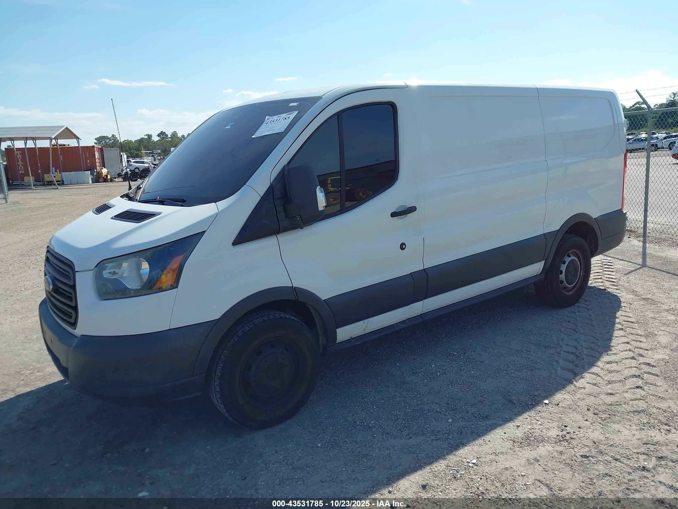 FORD TRANSIT-250 image 2