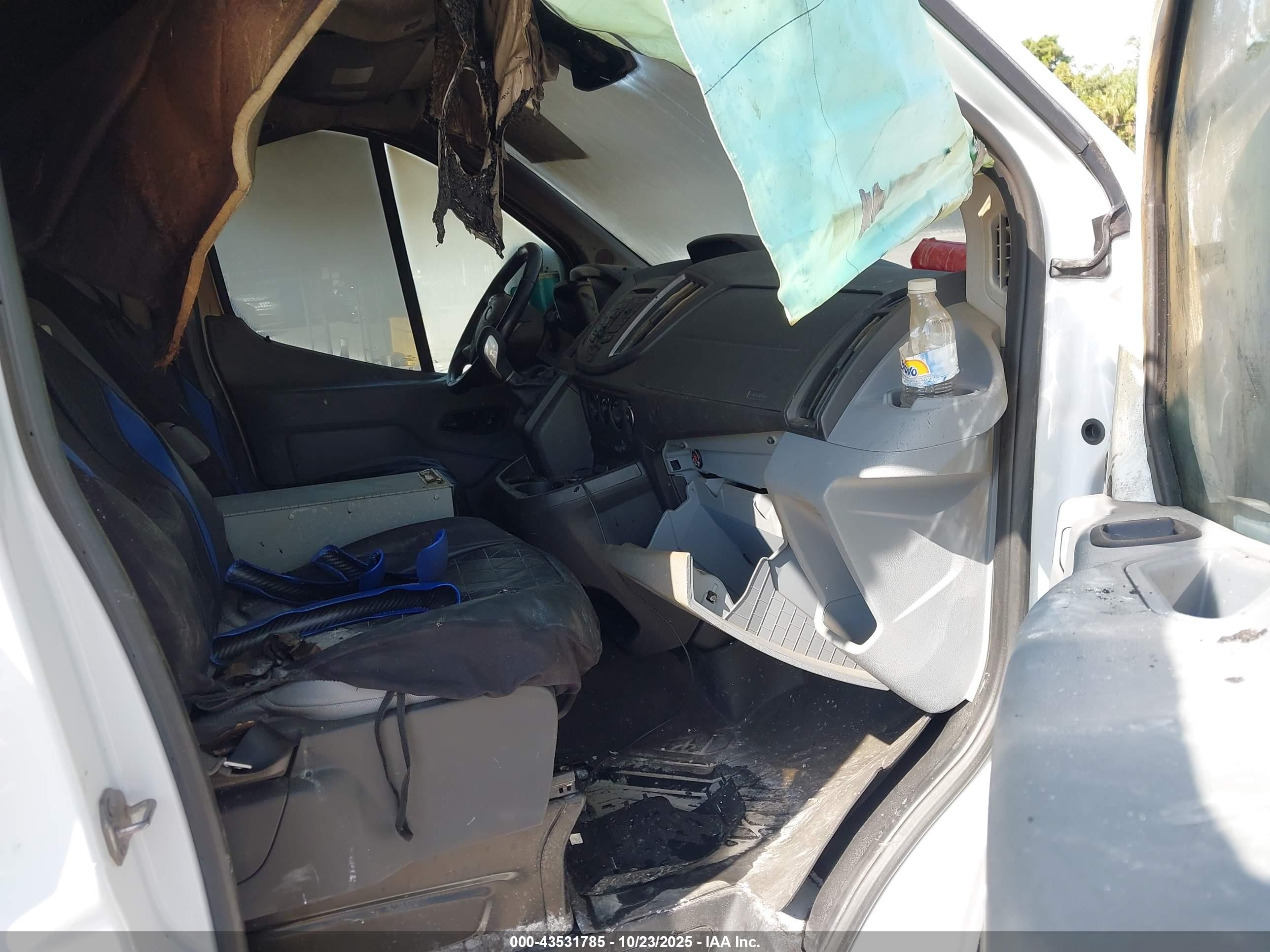 FORD TRANSIT-250 image 5