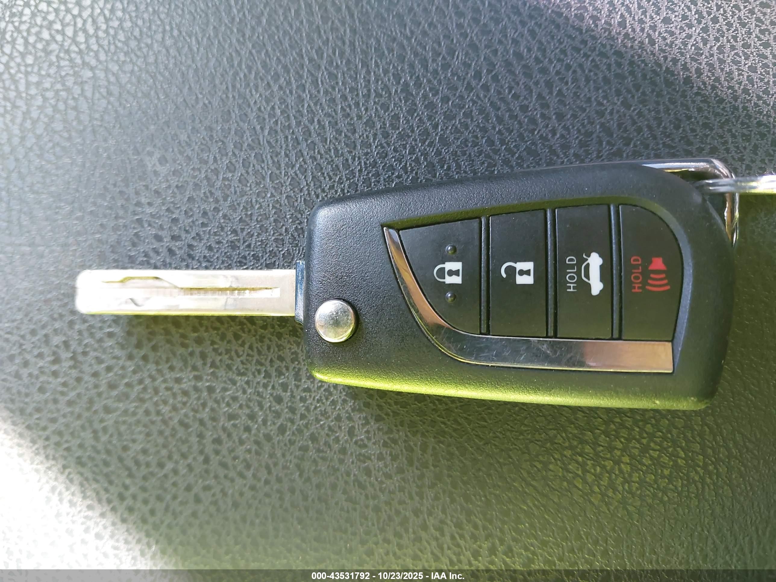 TOYOTA CAMRY image 11