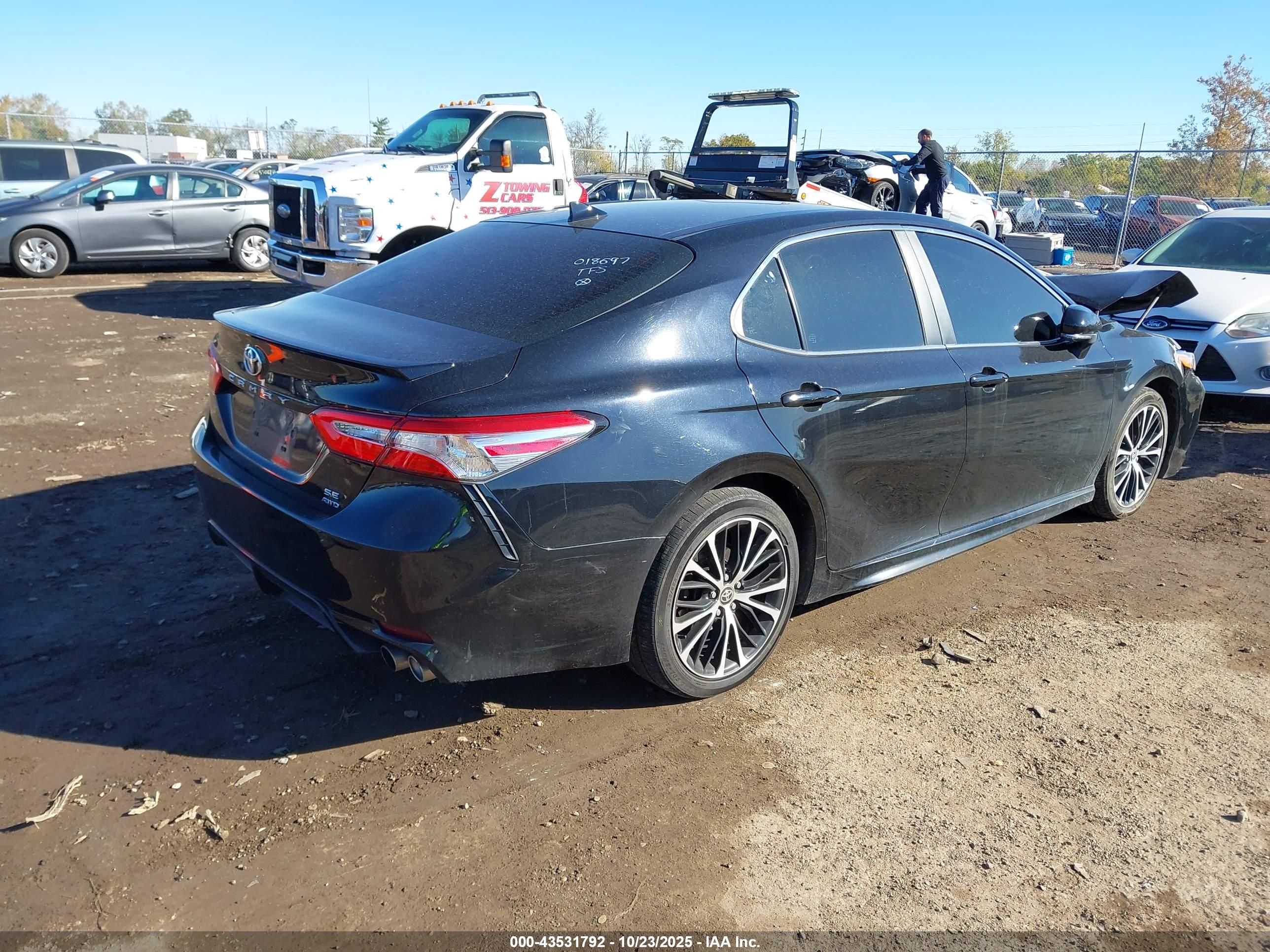 TOYOTA CAMRY image 4
