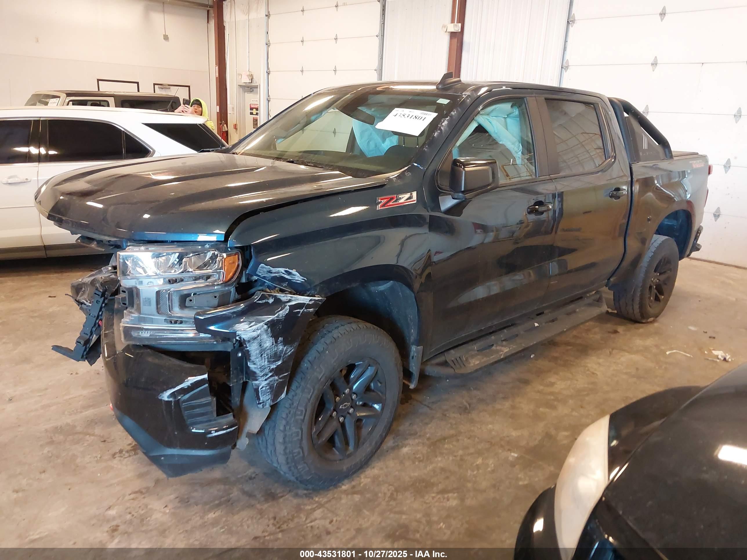 CHEVROLET SILVERADO image 2