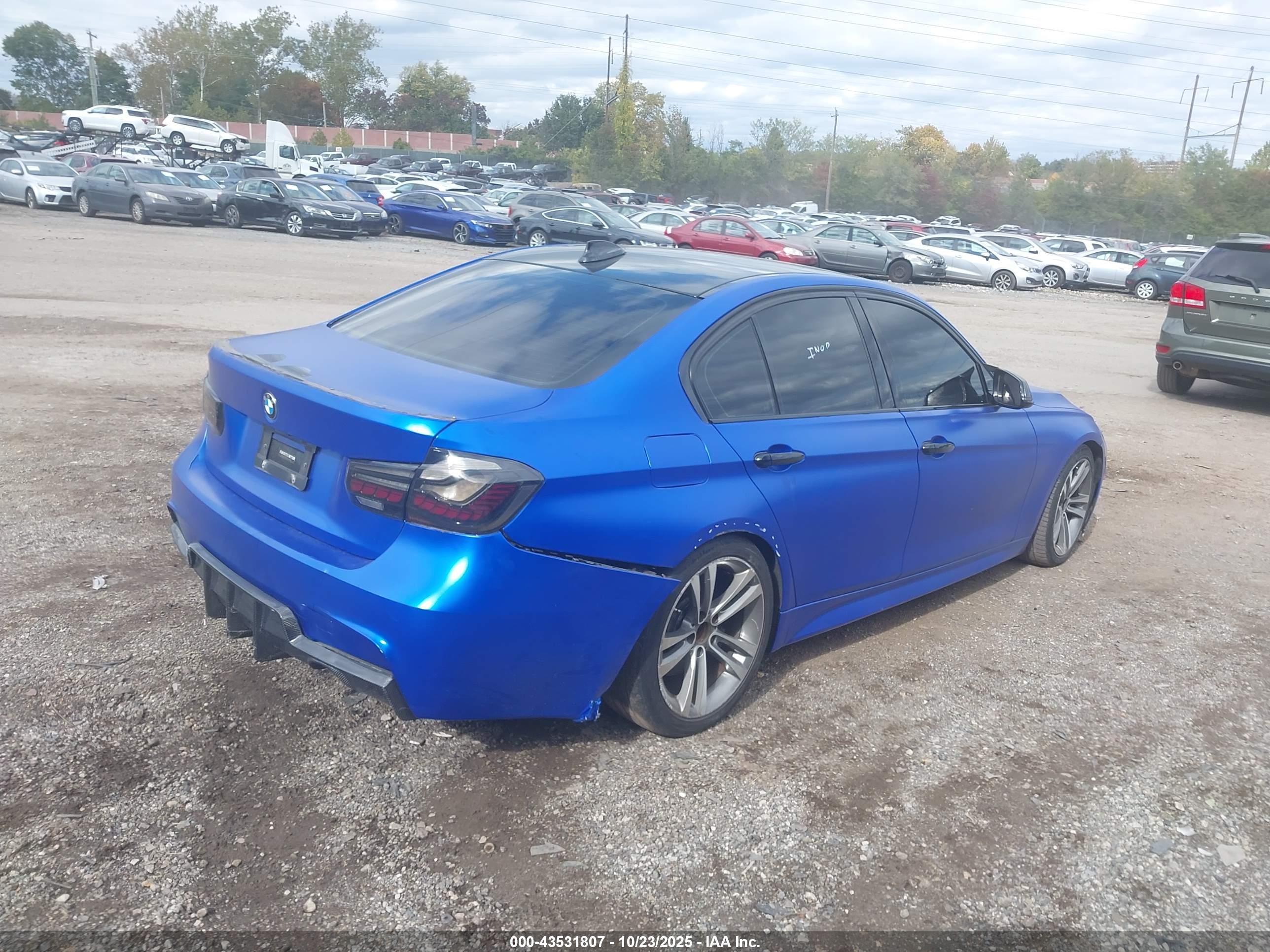 BMW 330I image 4