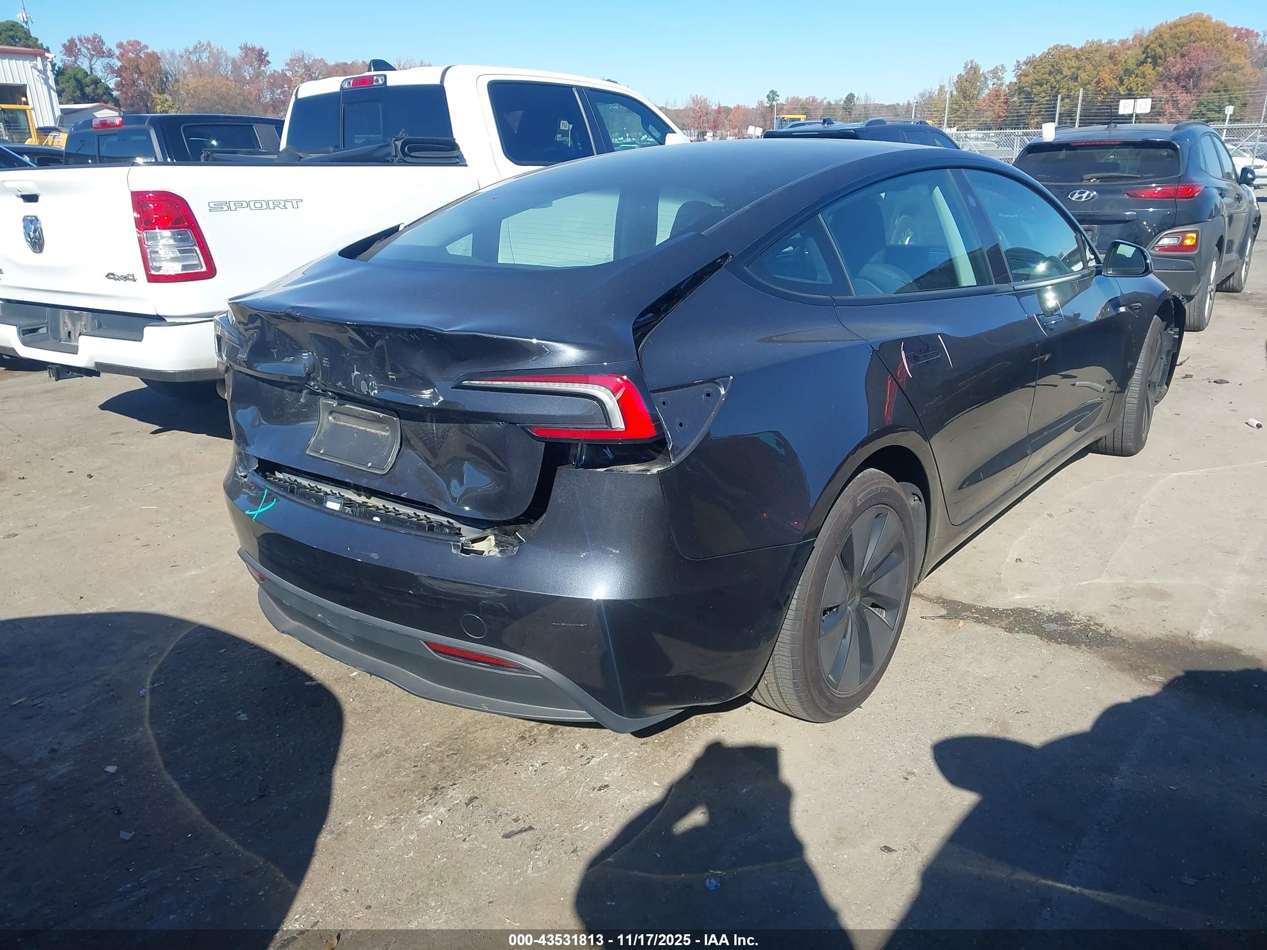 TESLA MODEL image 4