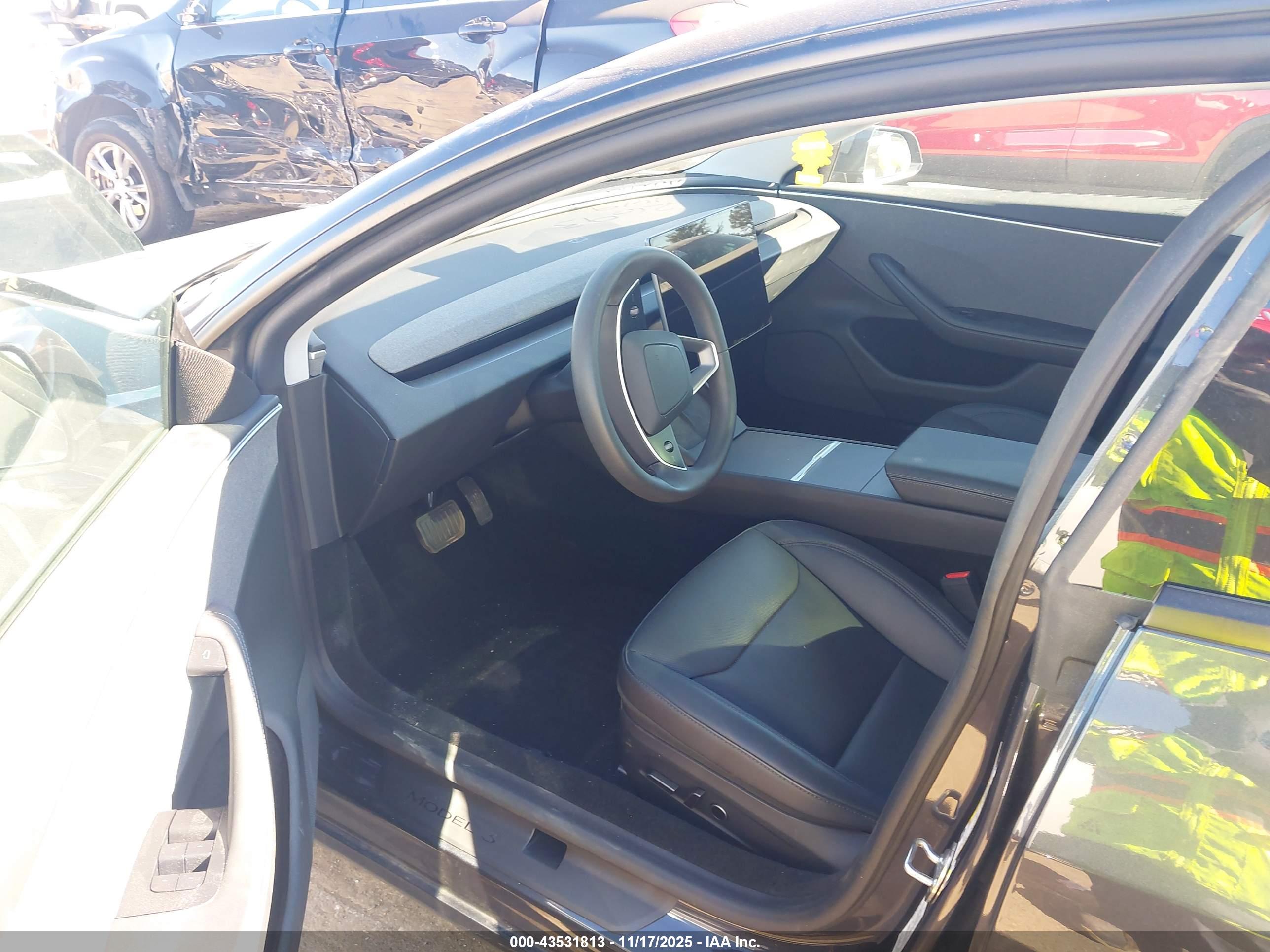 TESLA MODEL image 5