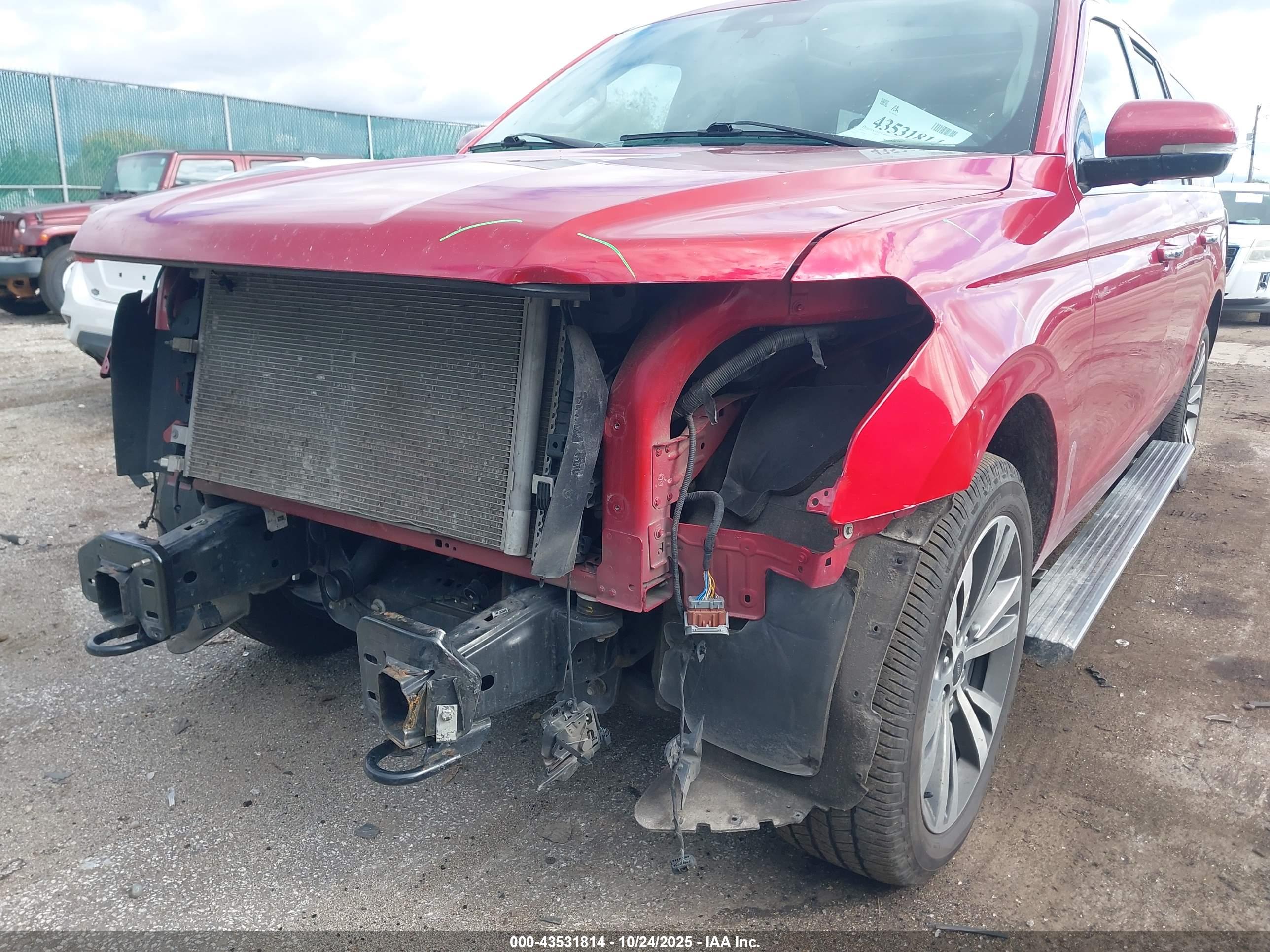 FORD EXPEDITION image 6
