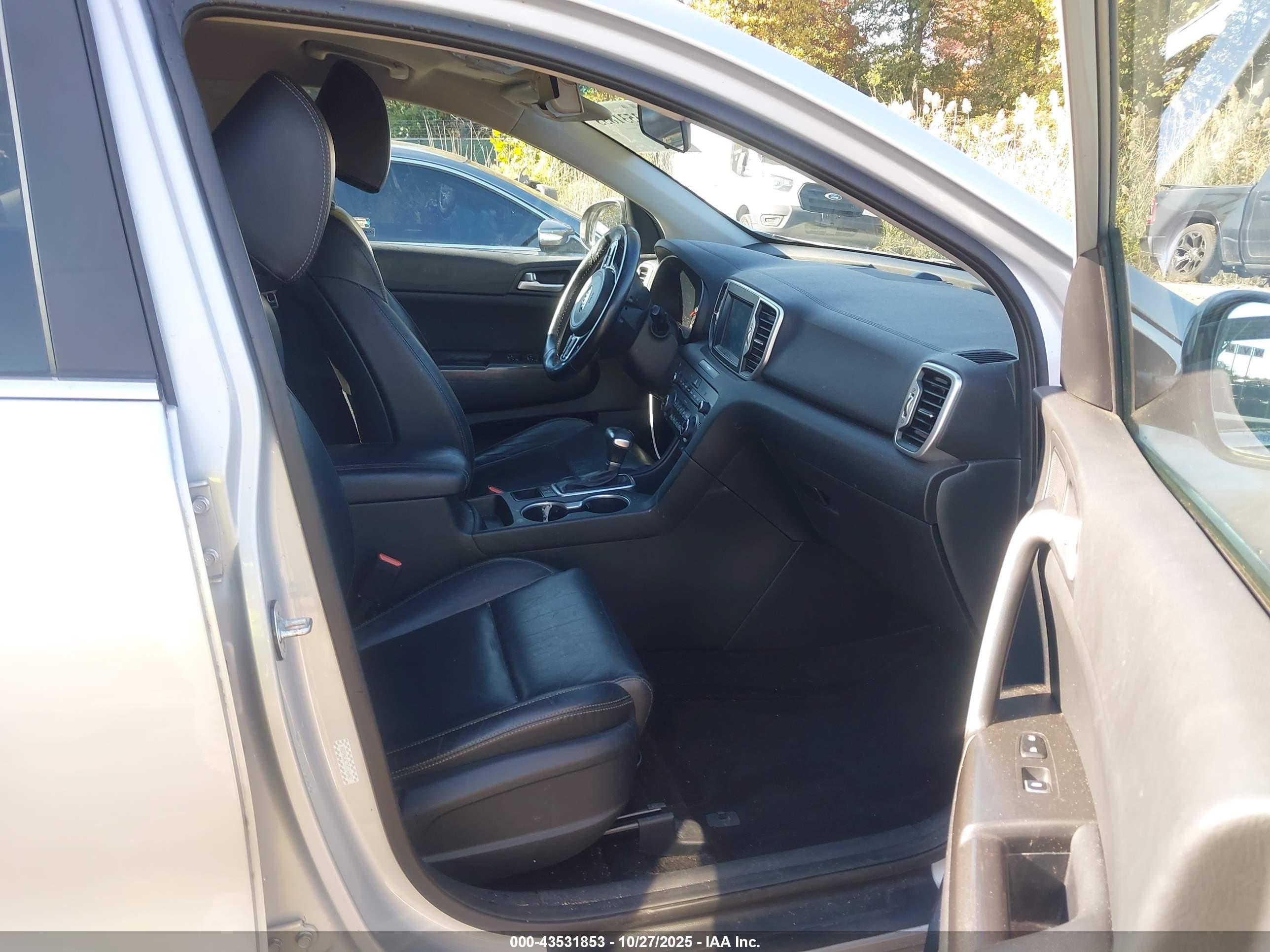 KIA SPORTAGE image 5
