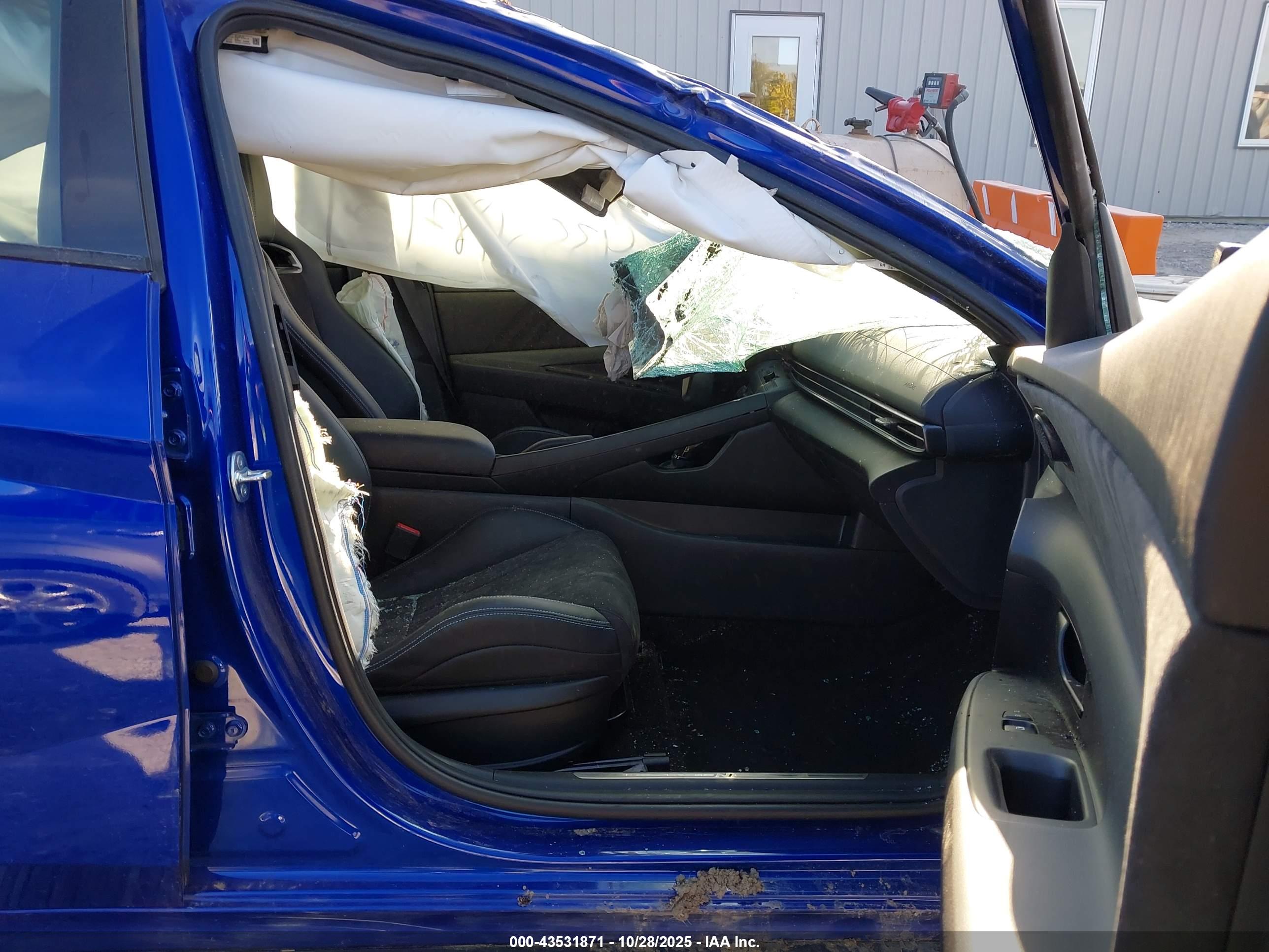 HYUNDAI ELANTRA image 5