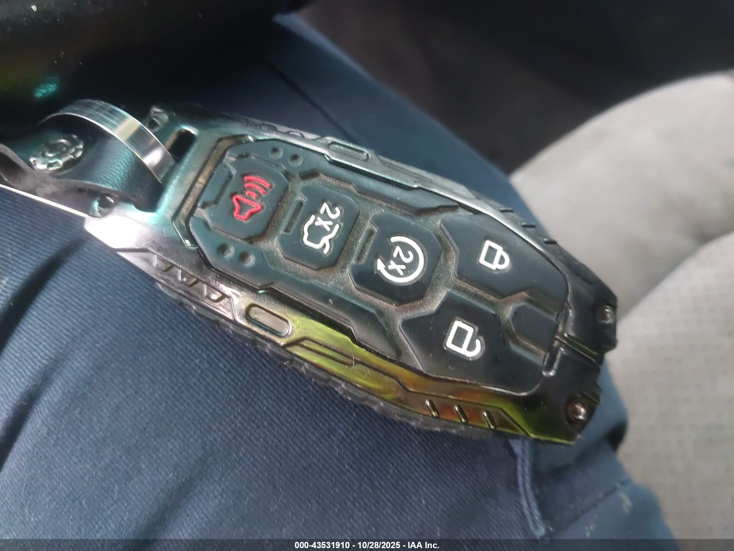 FORD EXPLORER image 11