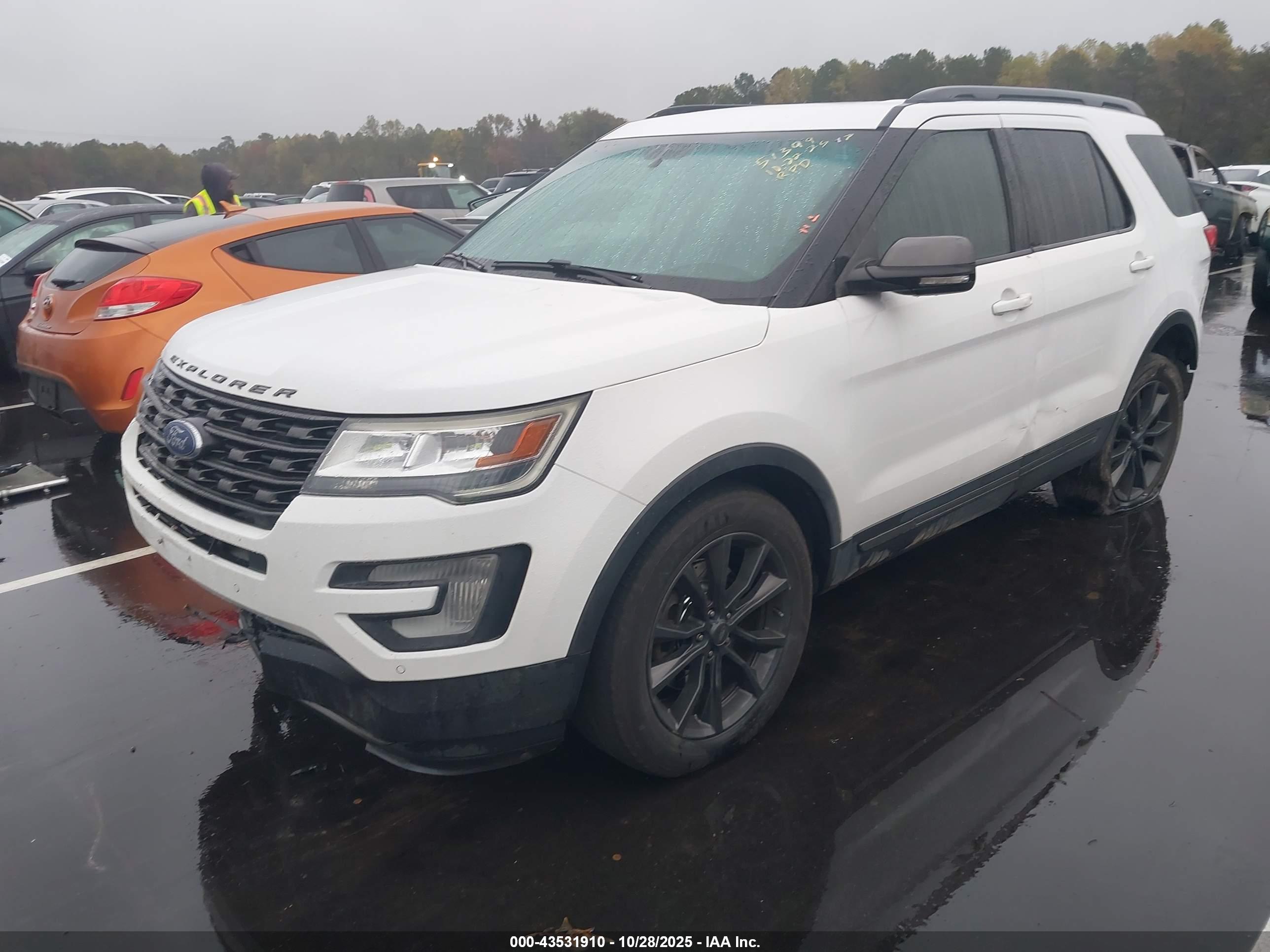 FORD EXPLORER image 2