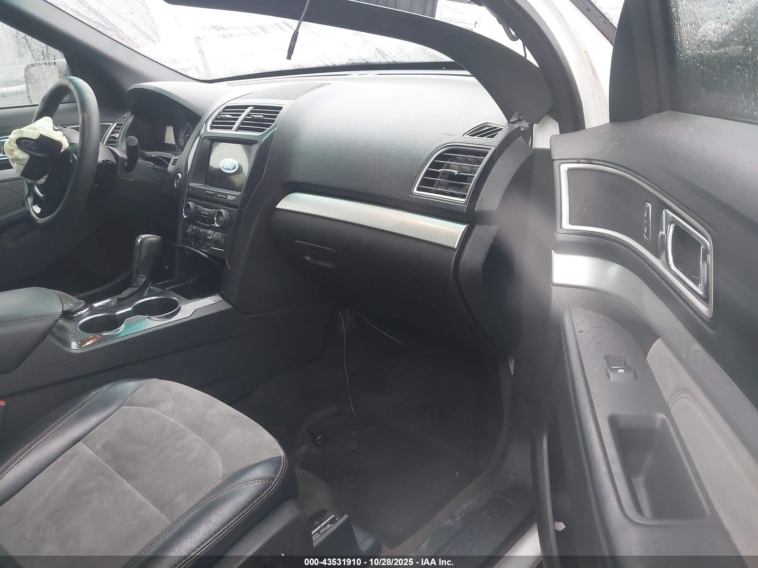 FORD EXPLORER image 5