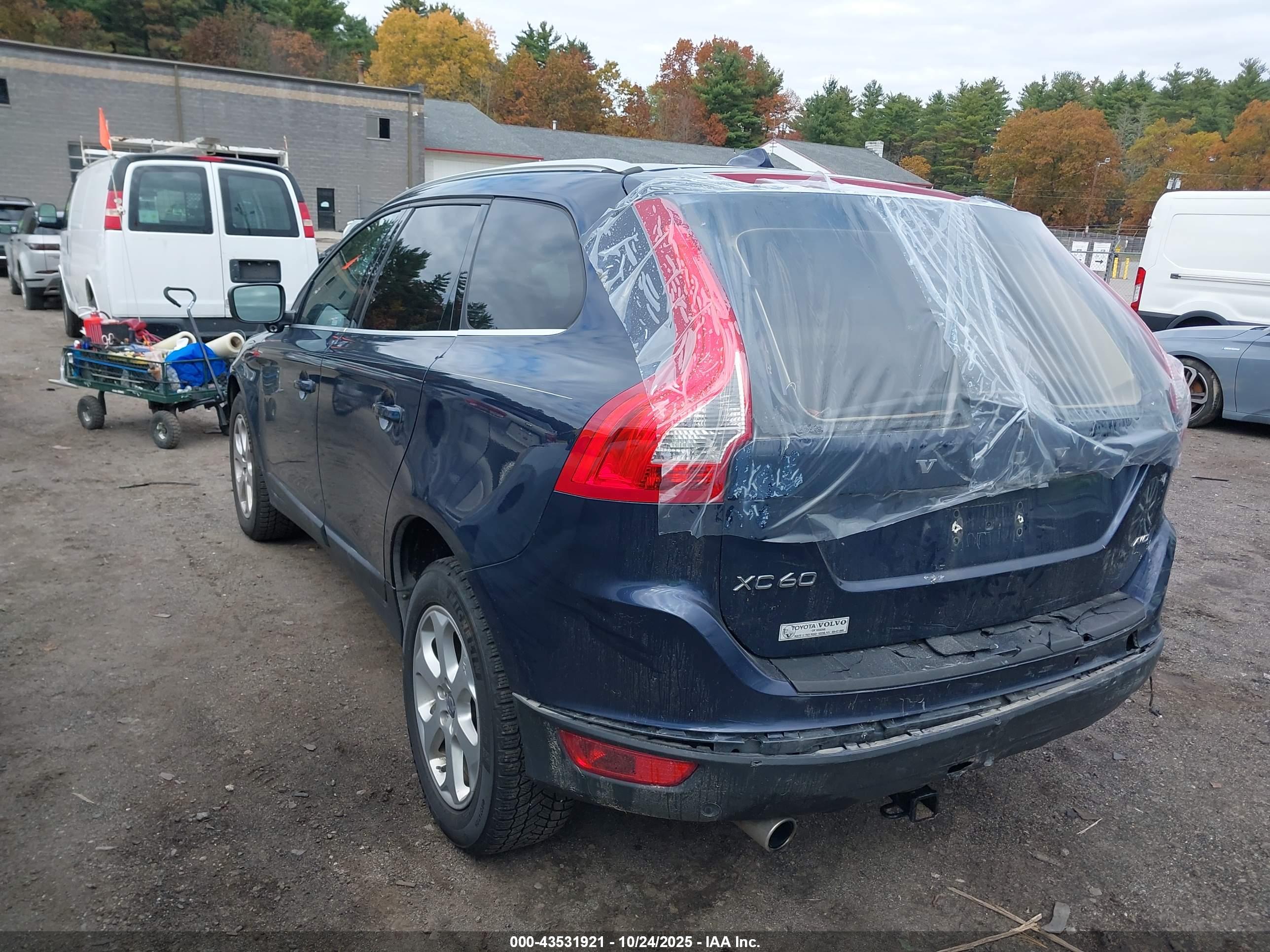 VOLVO XC60 image 3