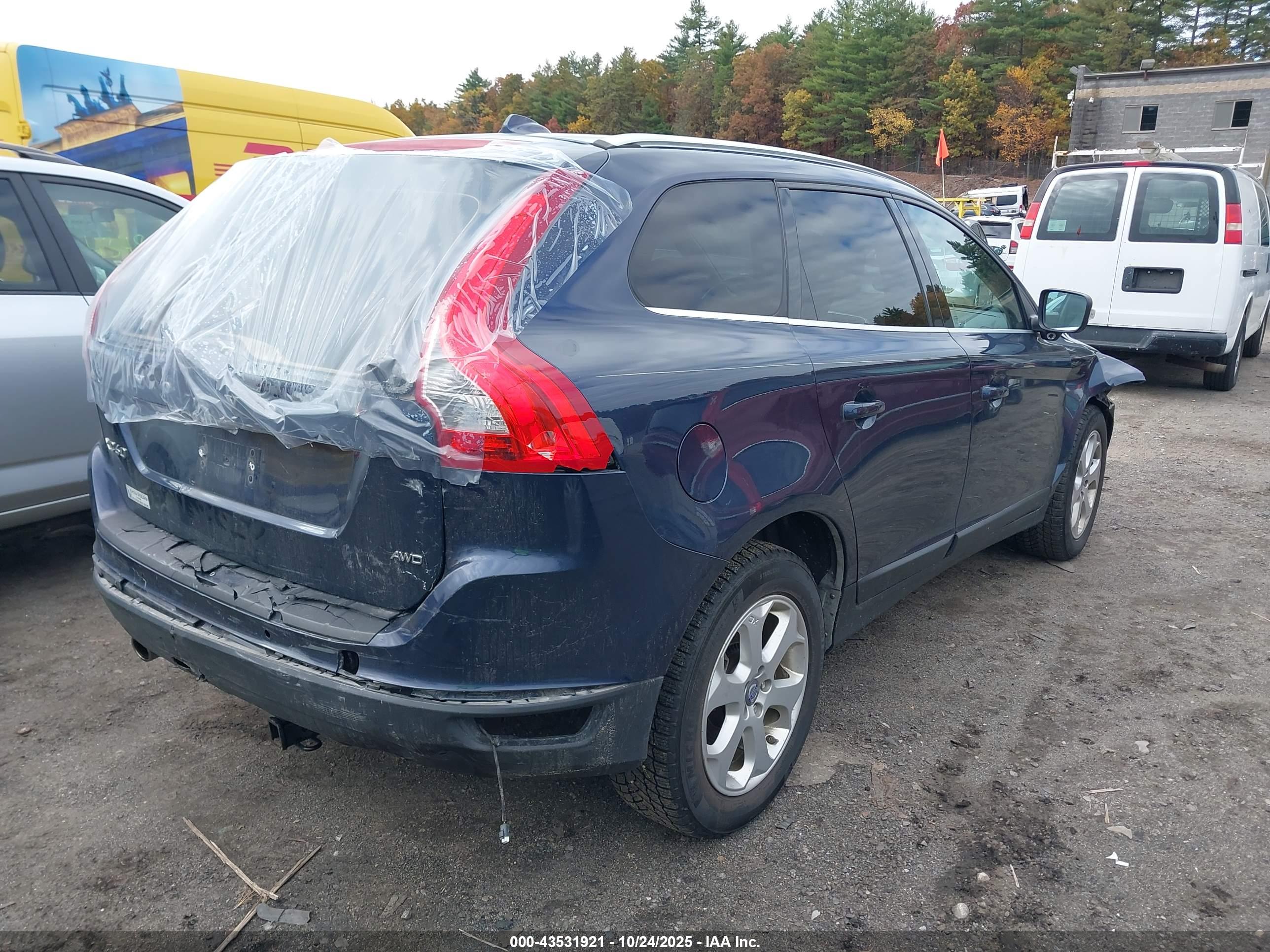 VOLVO XC60 image 4