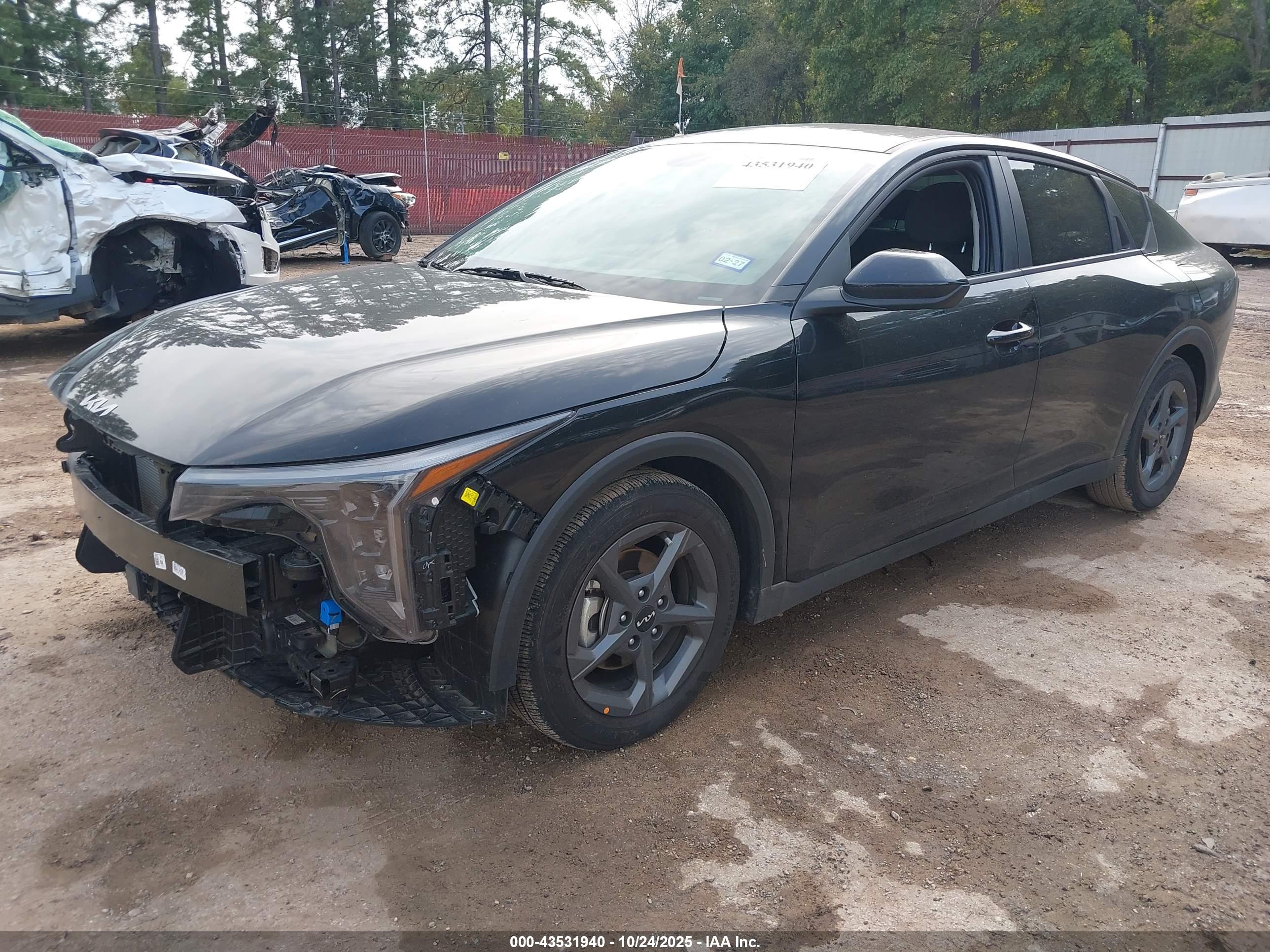 KIA K4 image 2