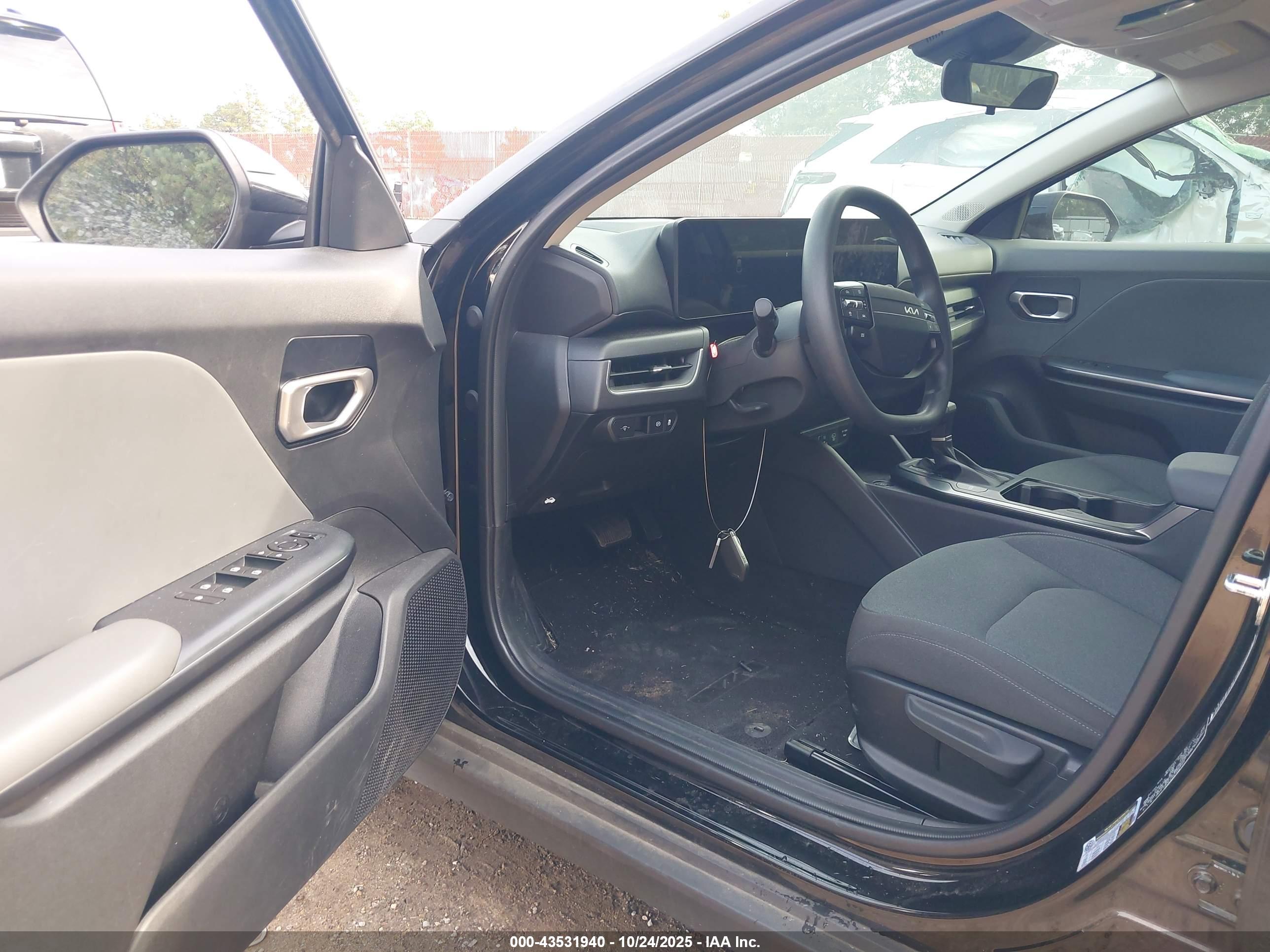 KIA K4 image 5