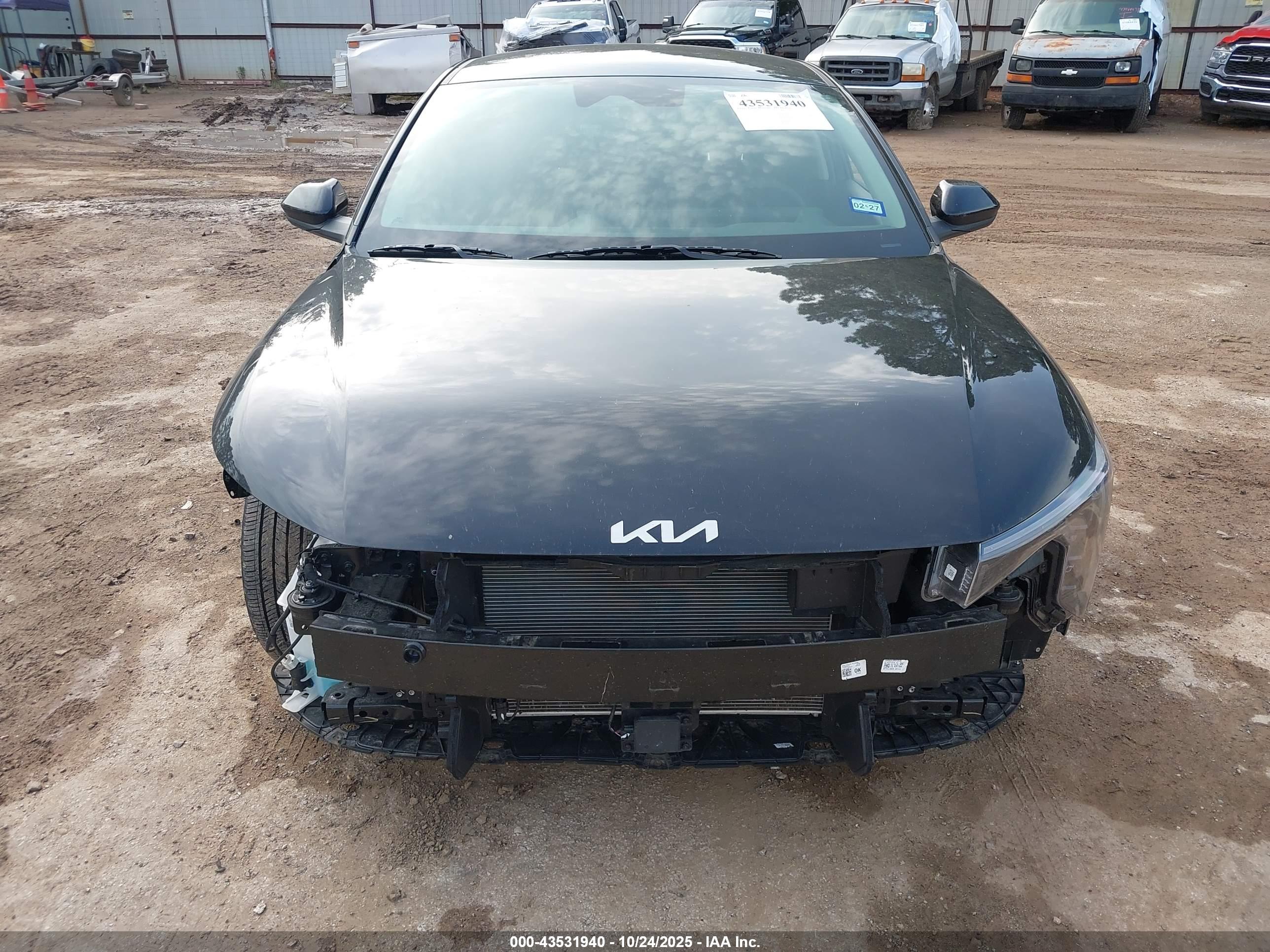 KIA K4 image 6