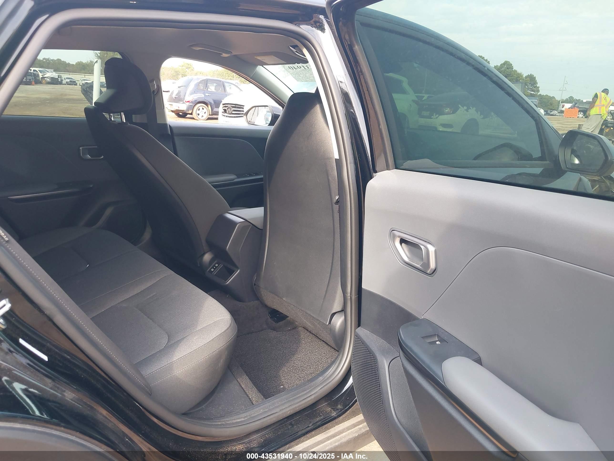 KIA K4 image 8