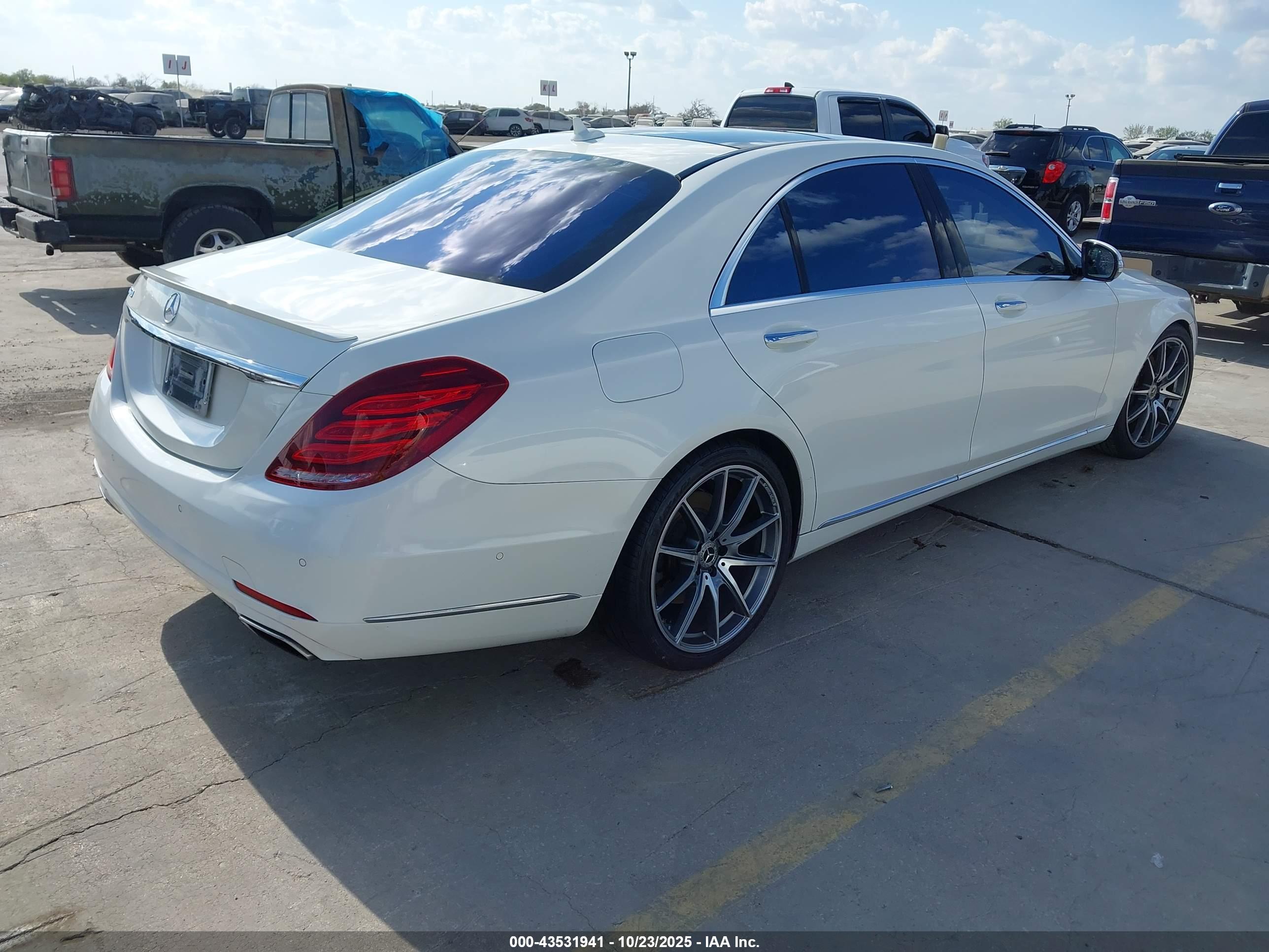 MERCEDES-BENZ S image 4