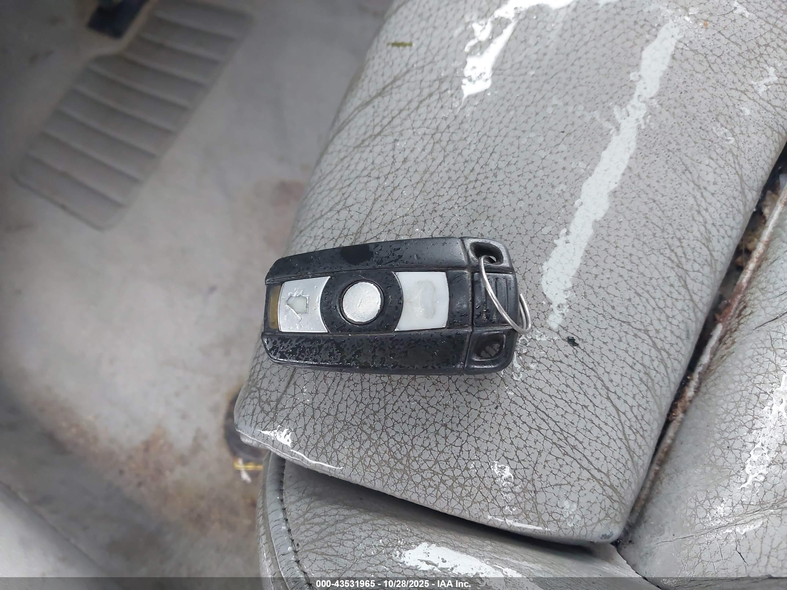 BMW 328I image 11