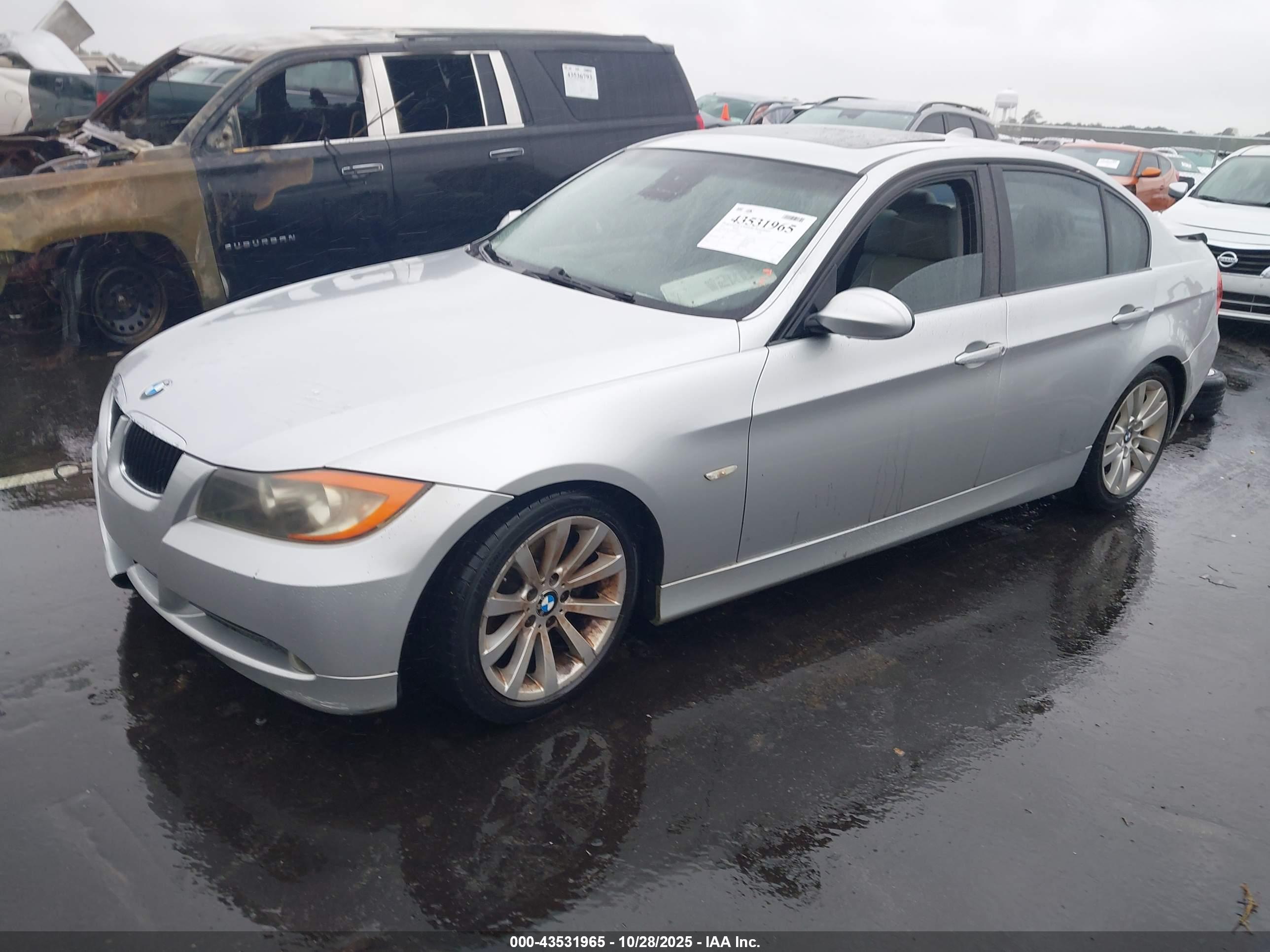BMW 328I image 2