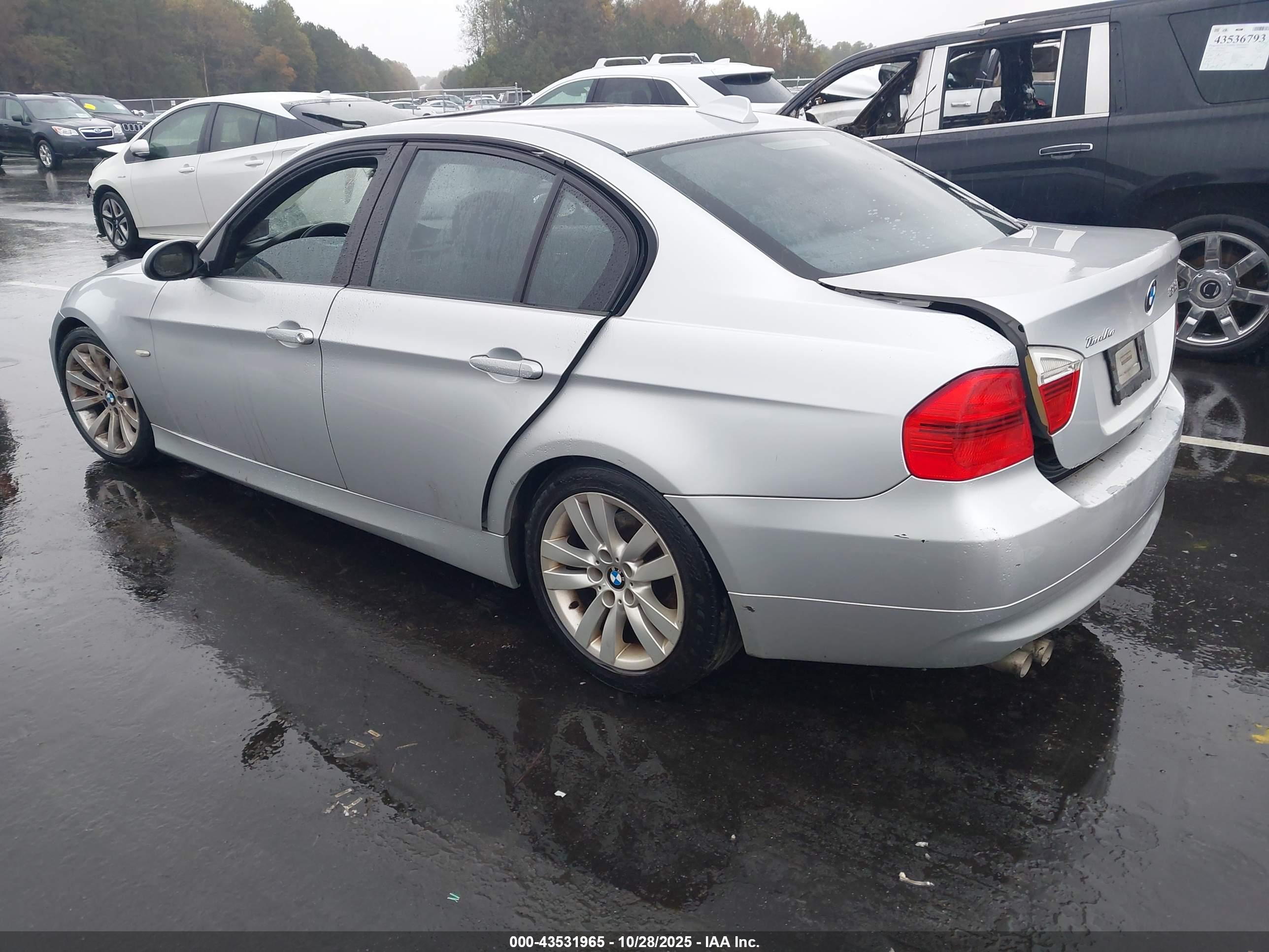 BMW 328I image 3