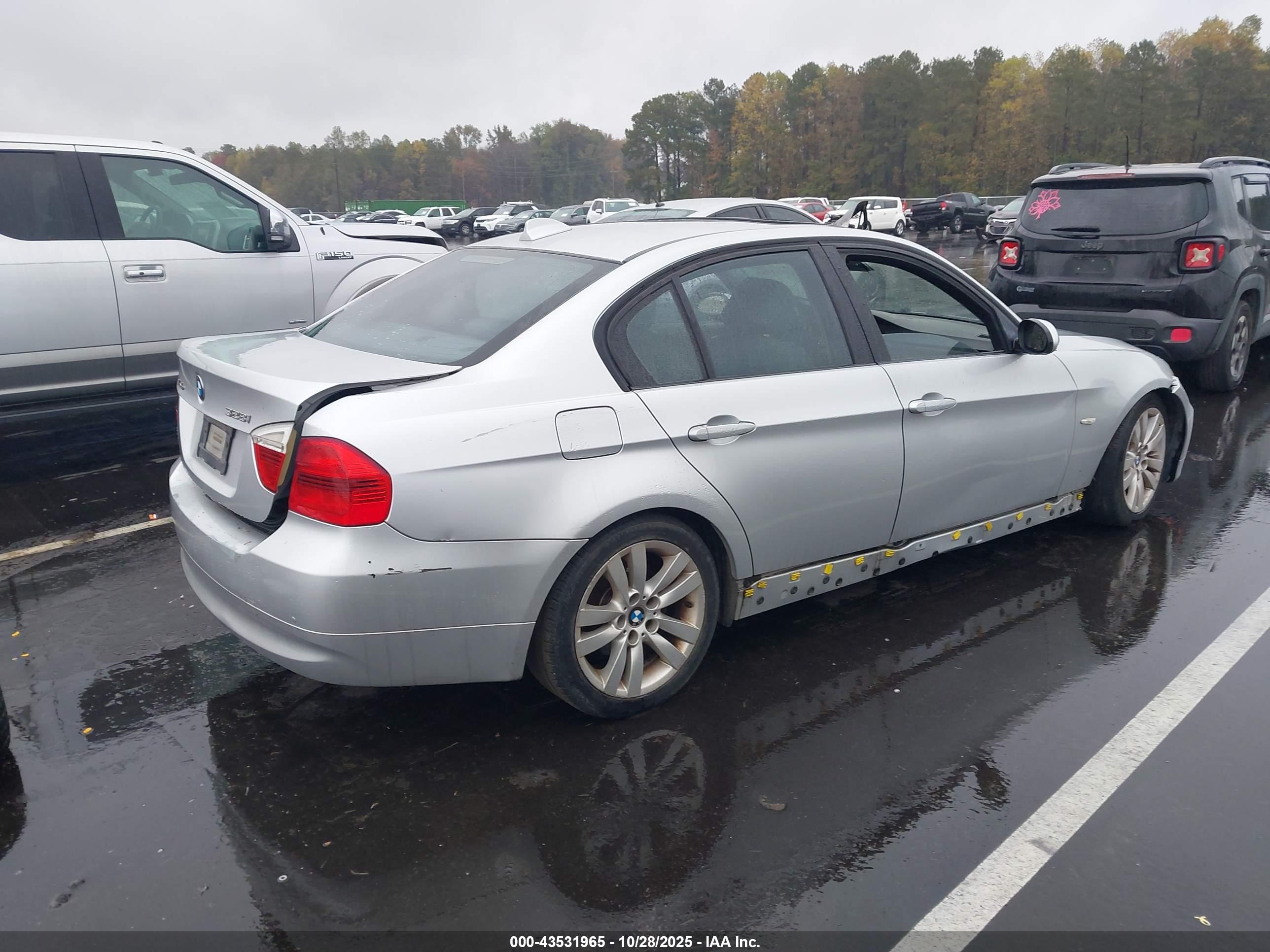 BMW 328I image 4