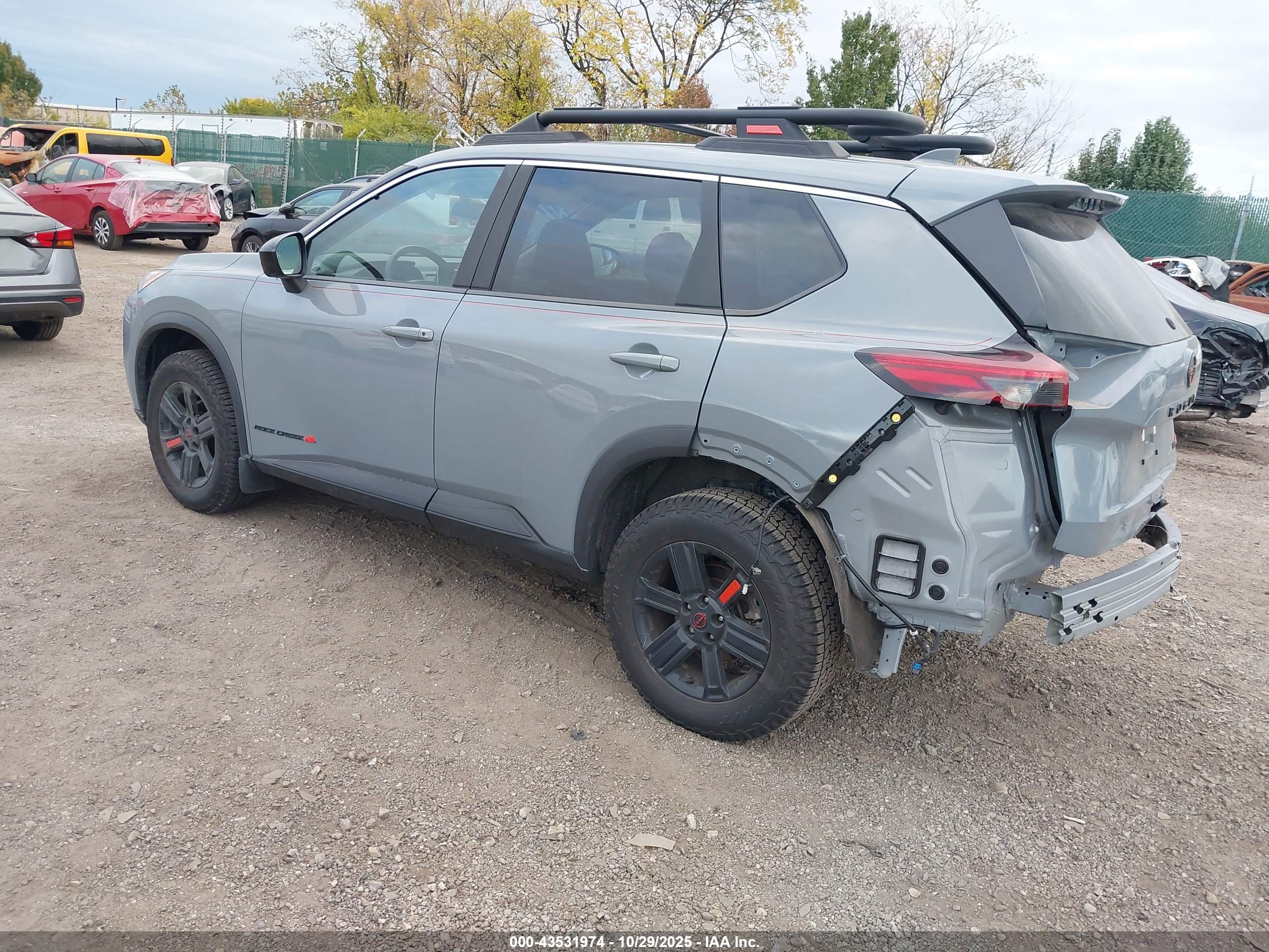 NISSAN ROGUE image 3