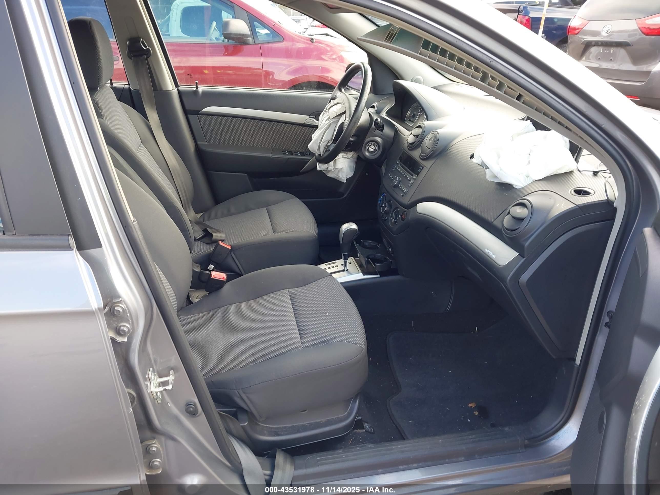 CHEVROLET AVEO image 5