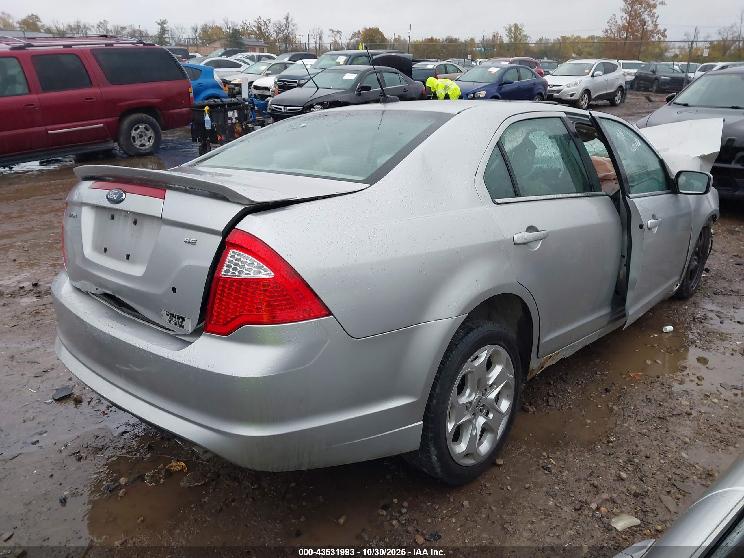FORD FUSION image 4