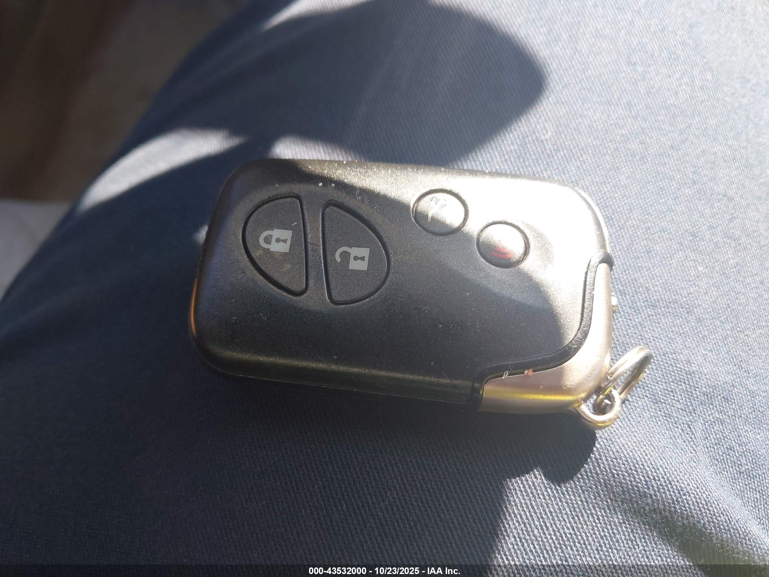 LEXUS ES image 11