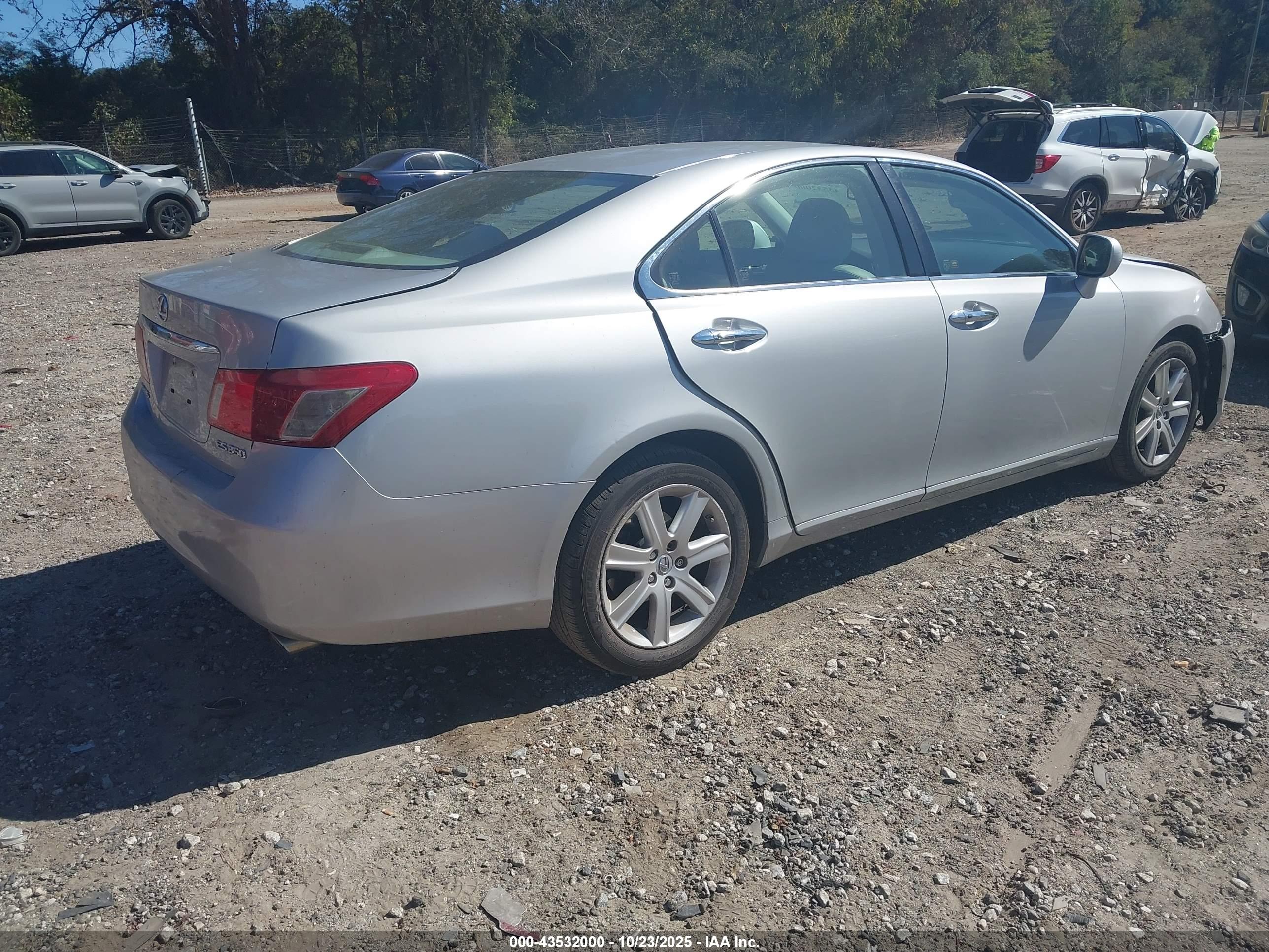 LEXUS ES image 4