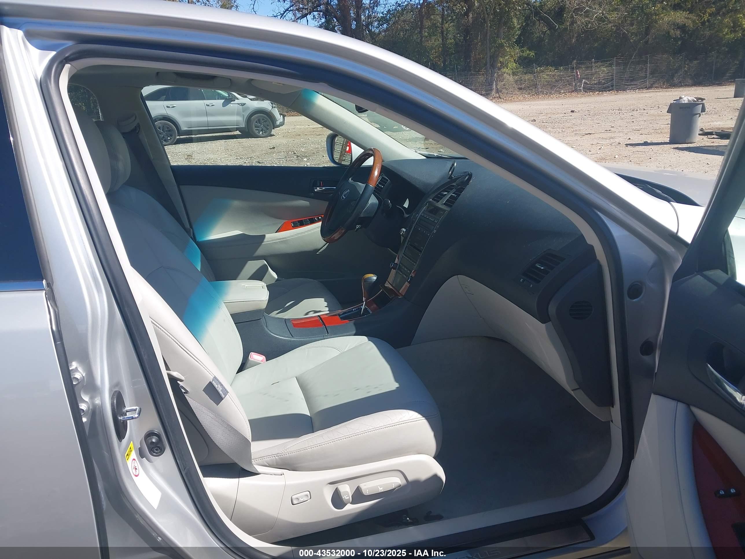 LEXUS ES image 5