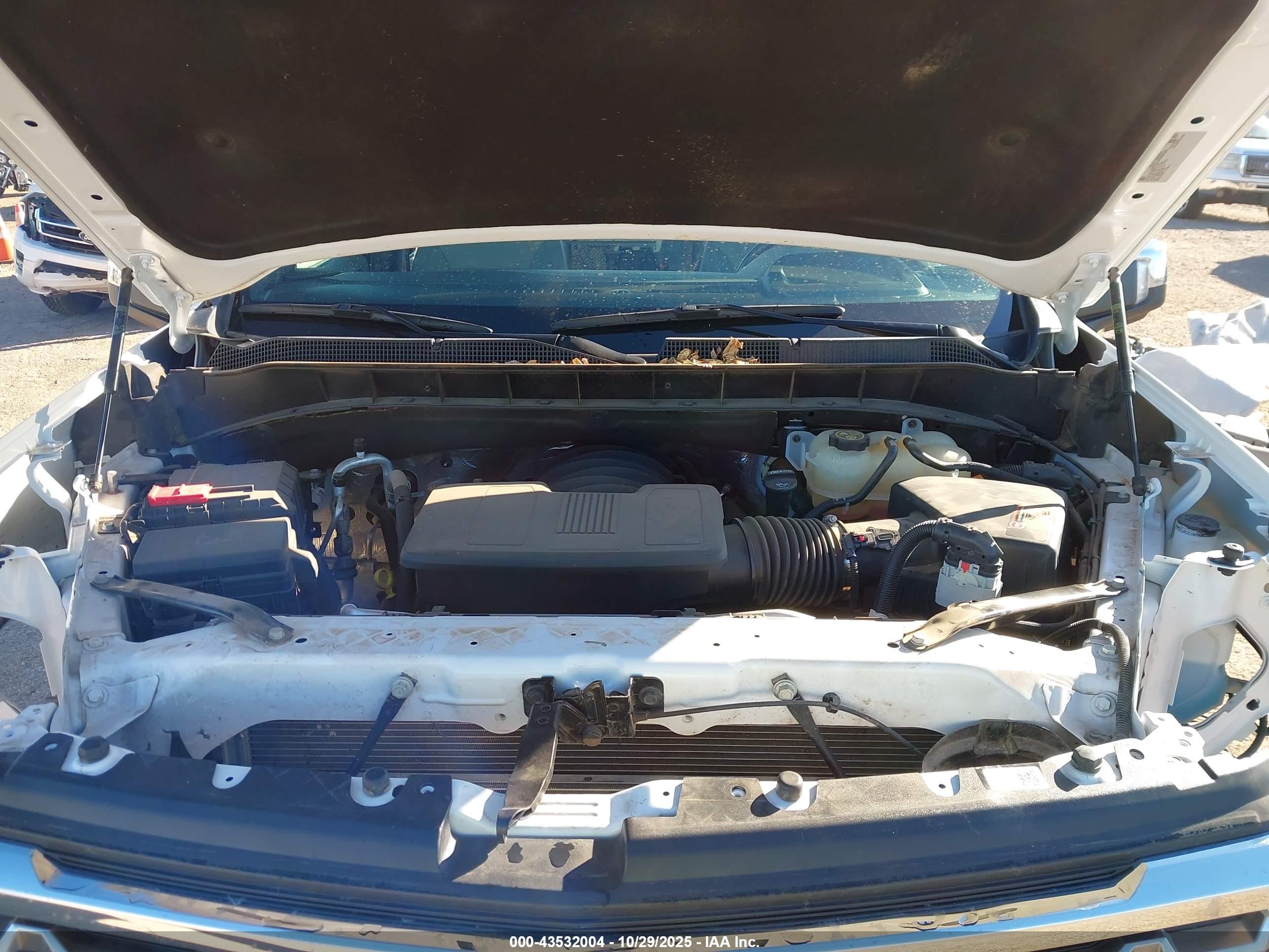 CHEVROLET SILVERADO image 10