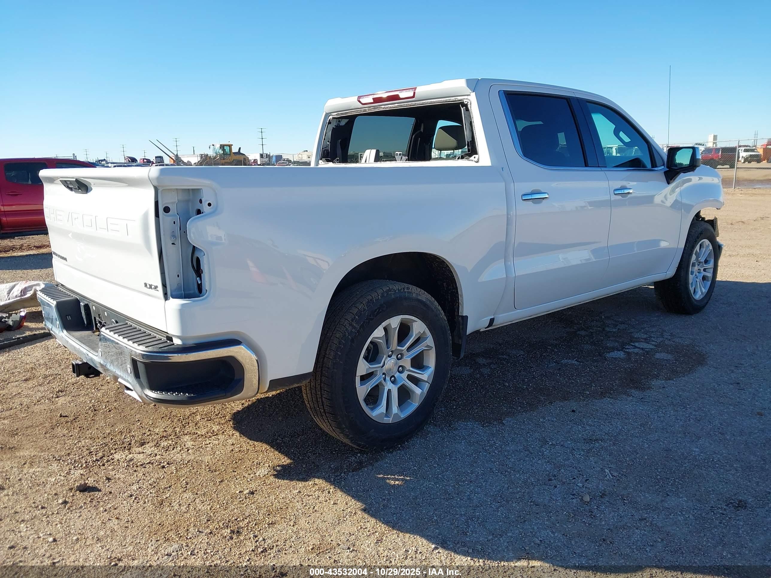 CHEVROLET SILVERADO image 4