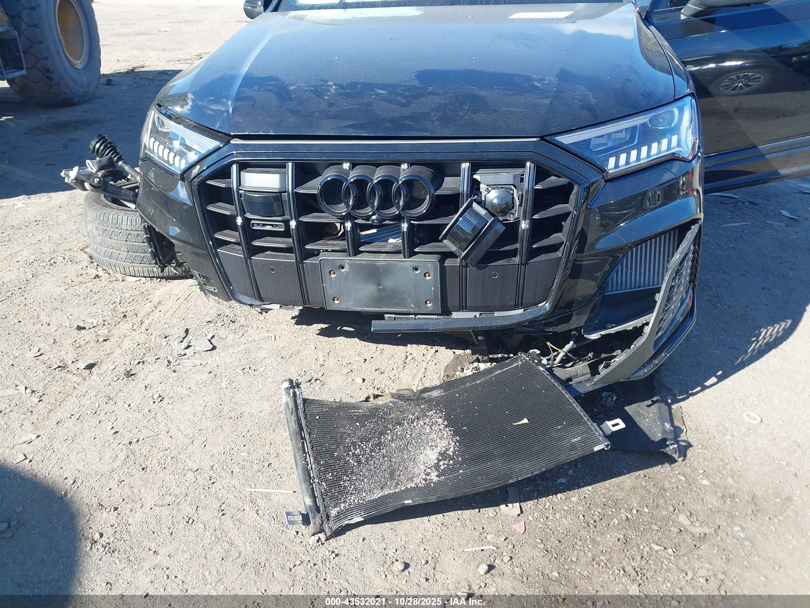 AUDI SQ7 image 6
