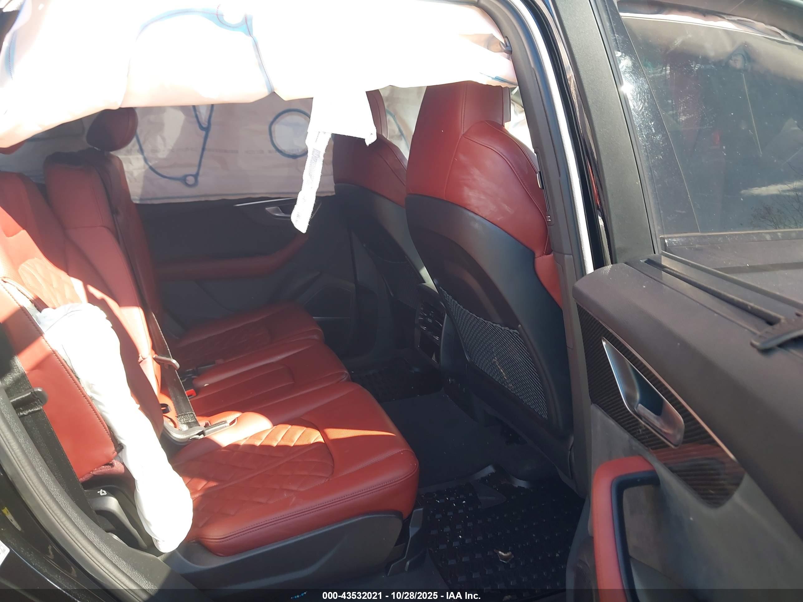 AUDI SQ7 image 8