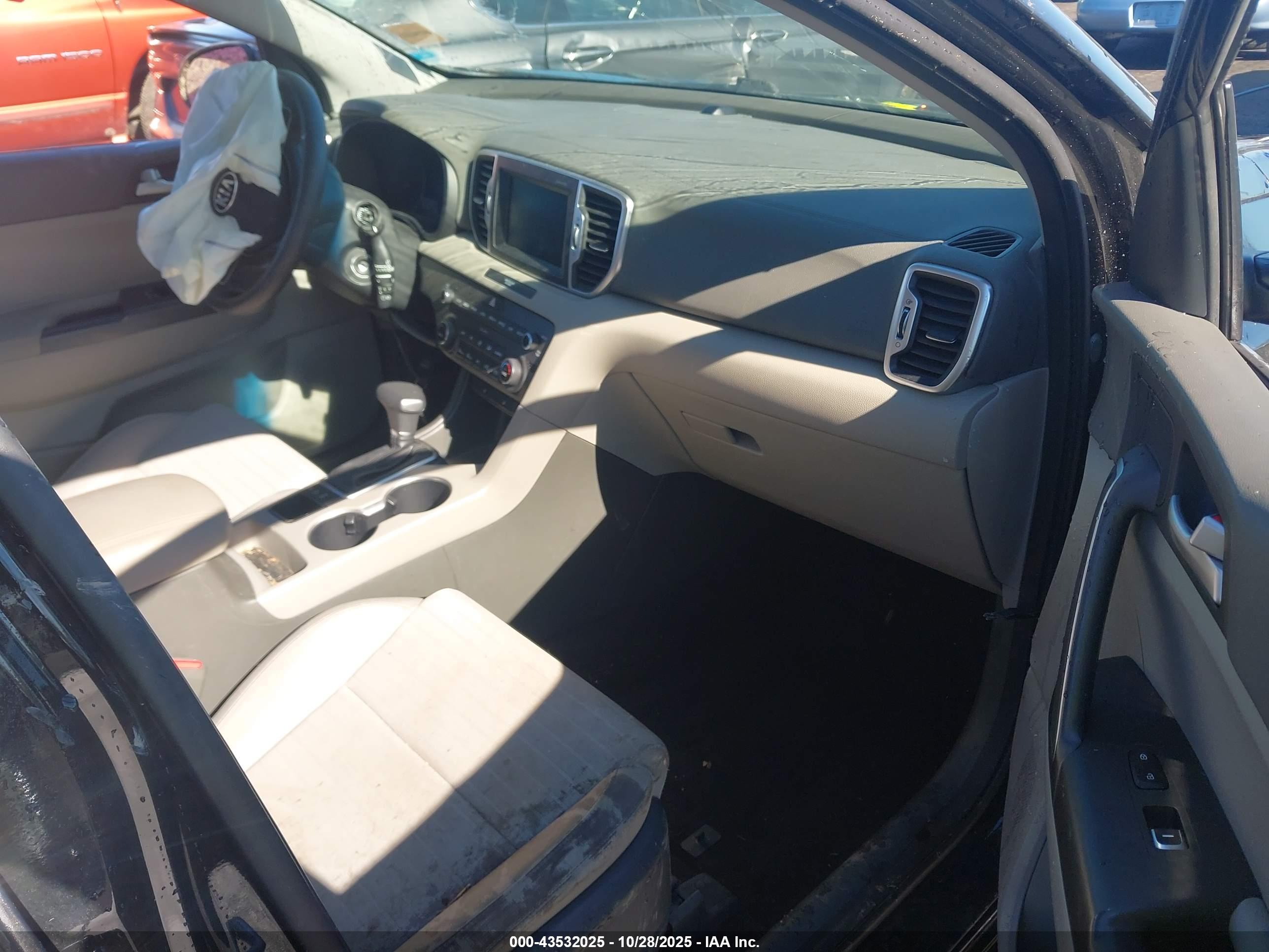 KIA SPORTAGE image 5