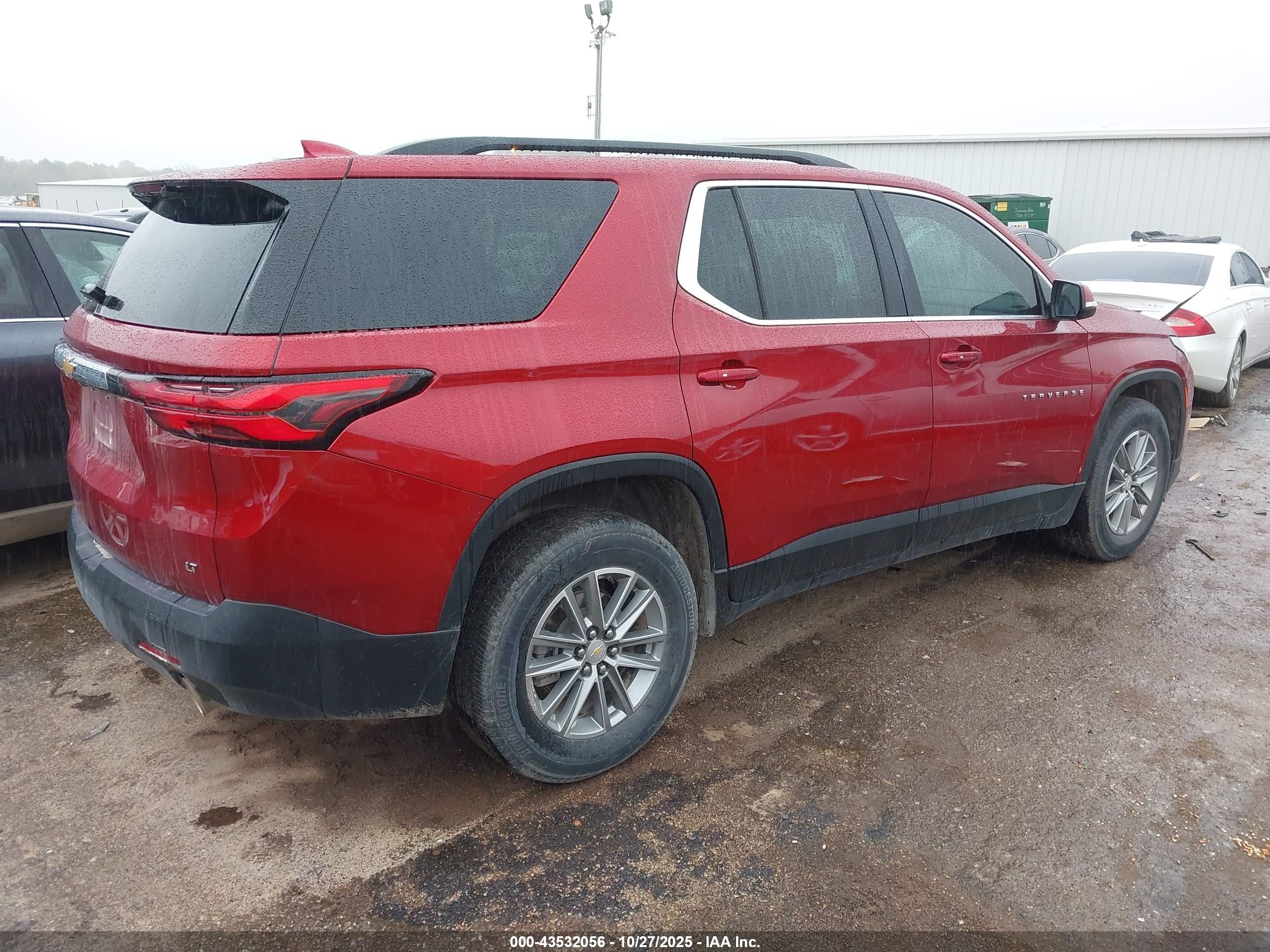 CHEVROLET TRAVERSE image 4