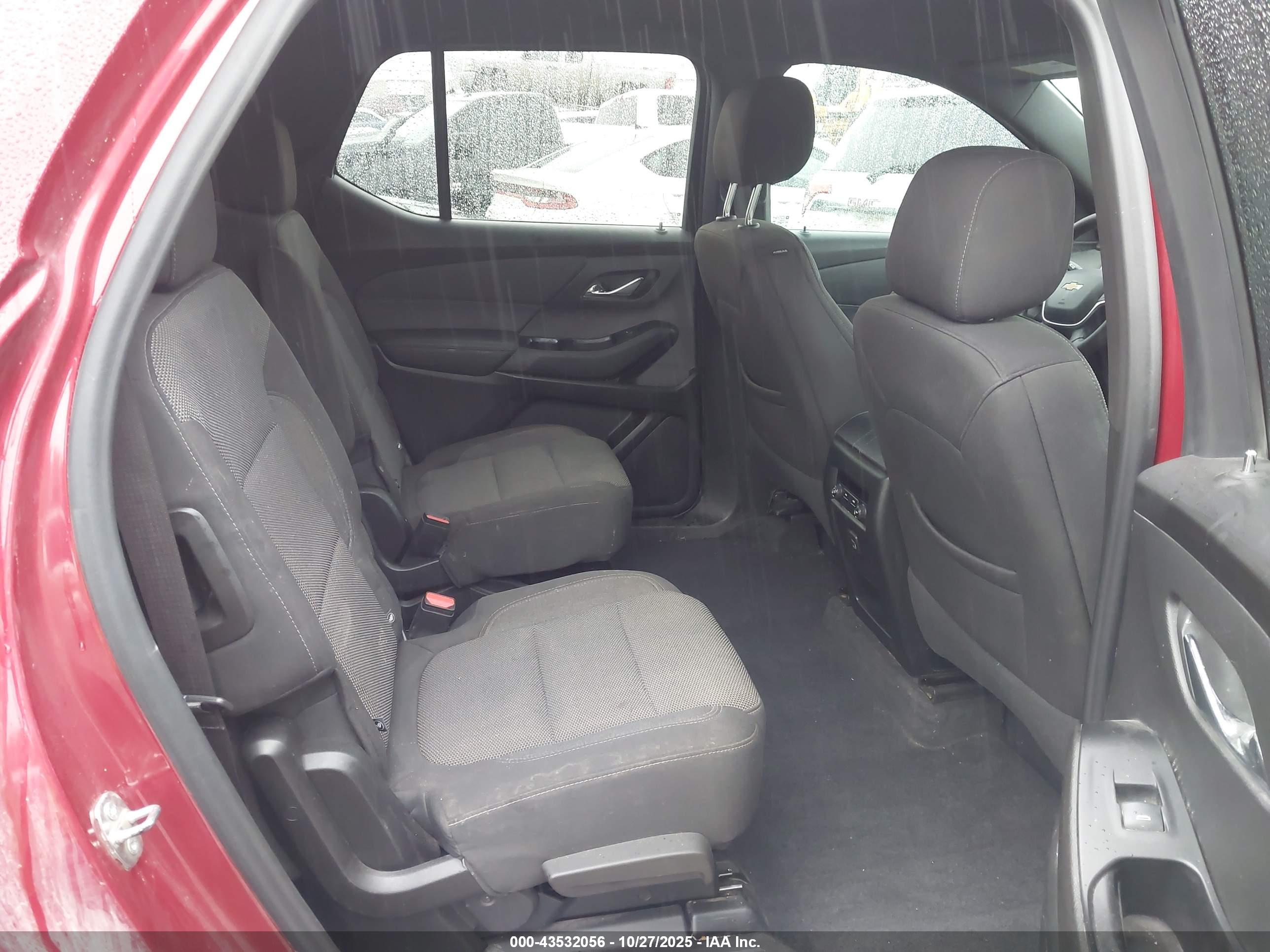 CHEVROLET TRAVERSE image 8