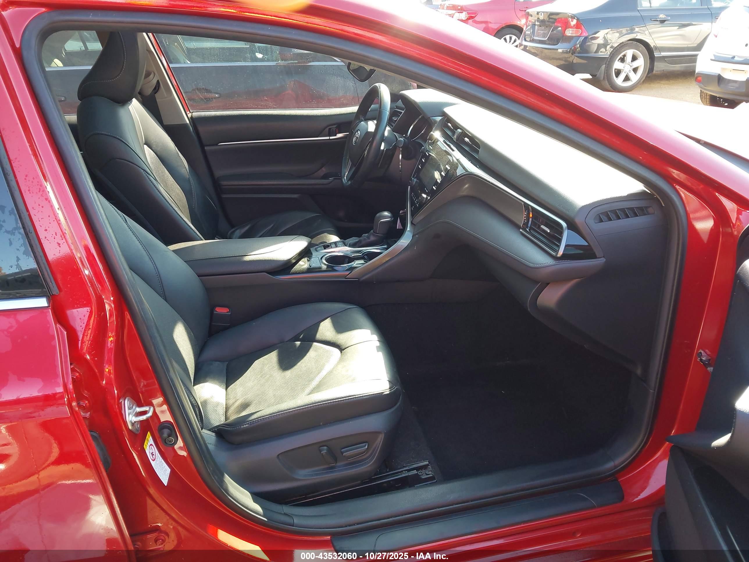TOYOTA CAMRY image 5