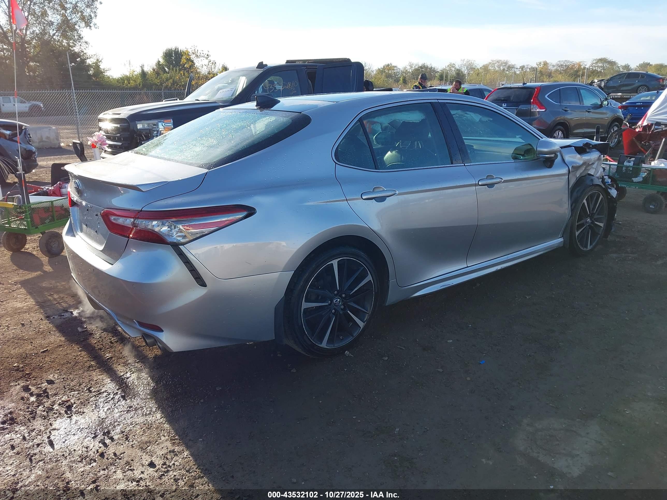 TOYOTA CAMRY image 4