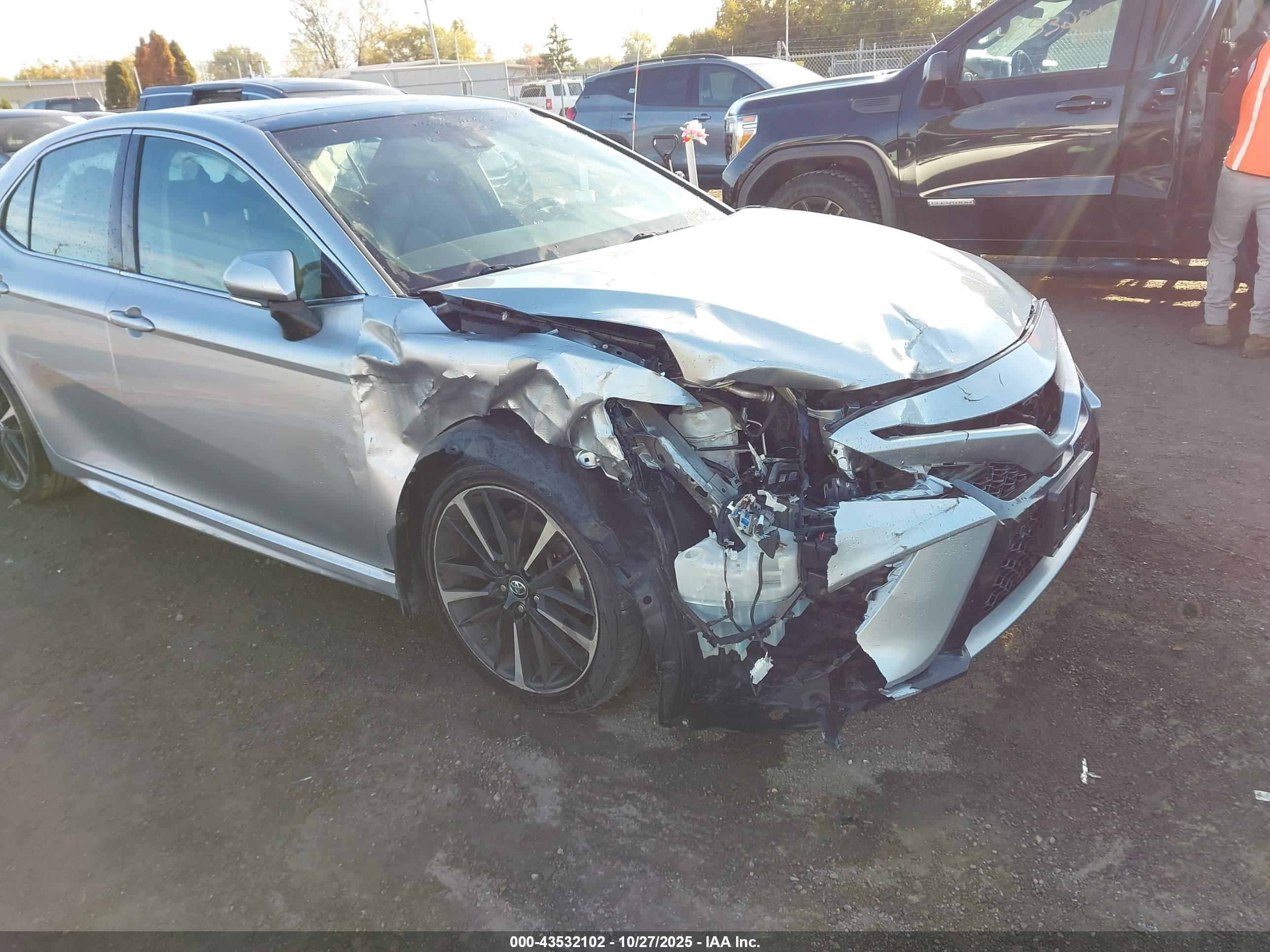 TOYOTA CAMRY image 6