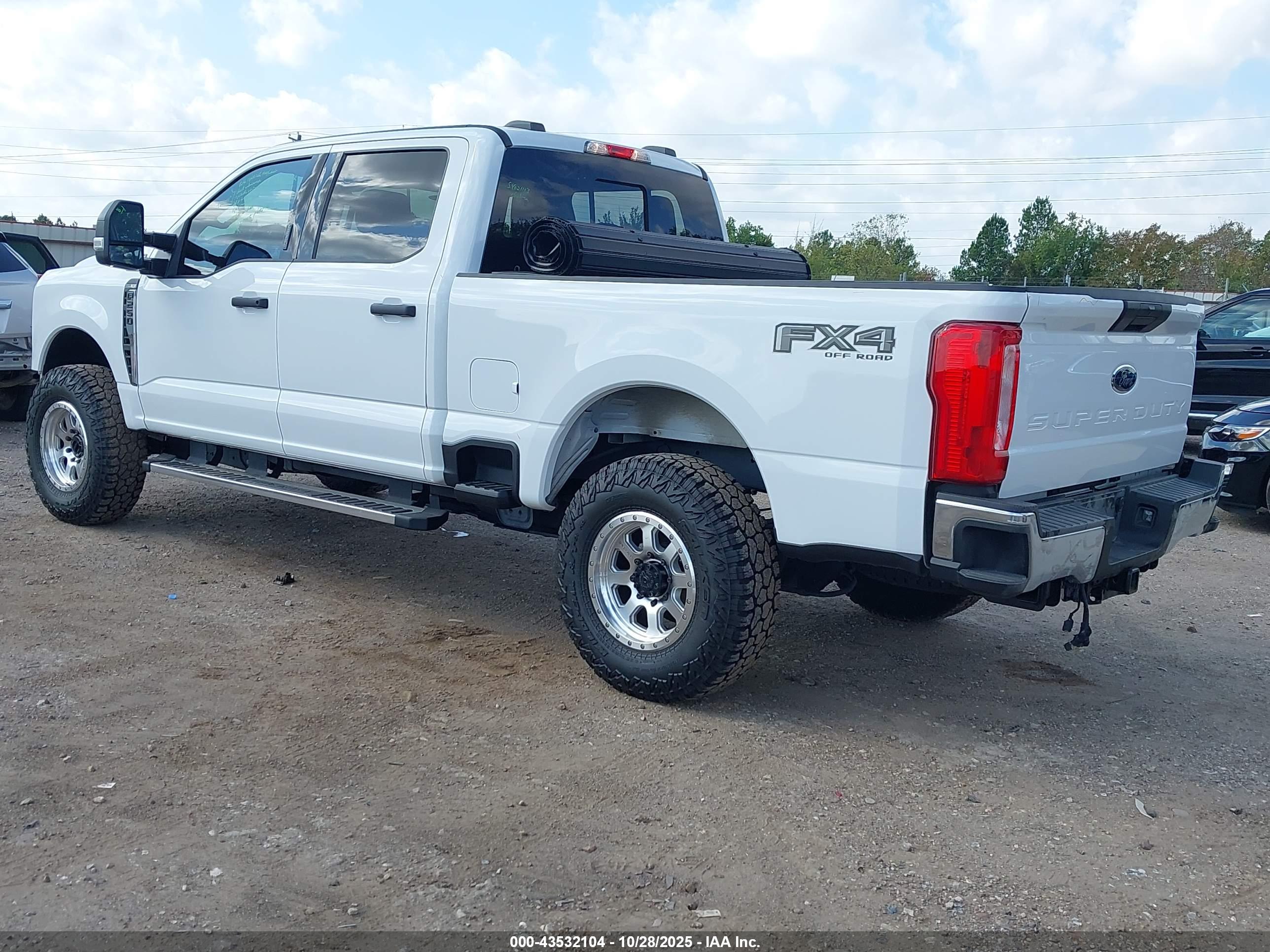 FORD F-250 image 3