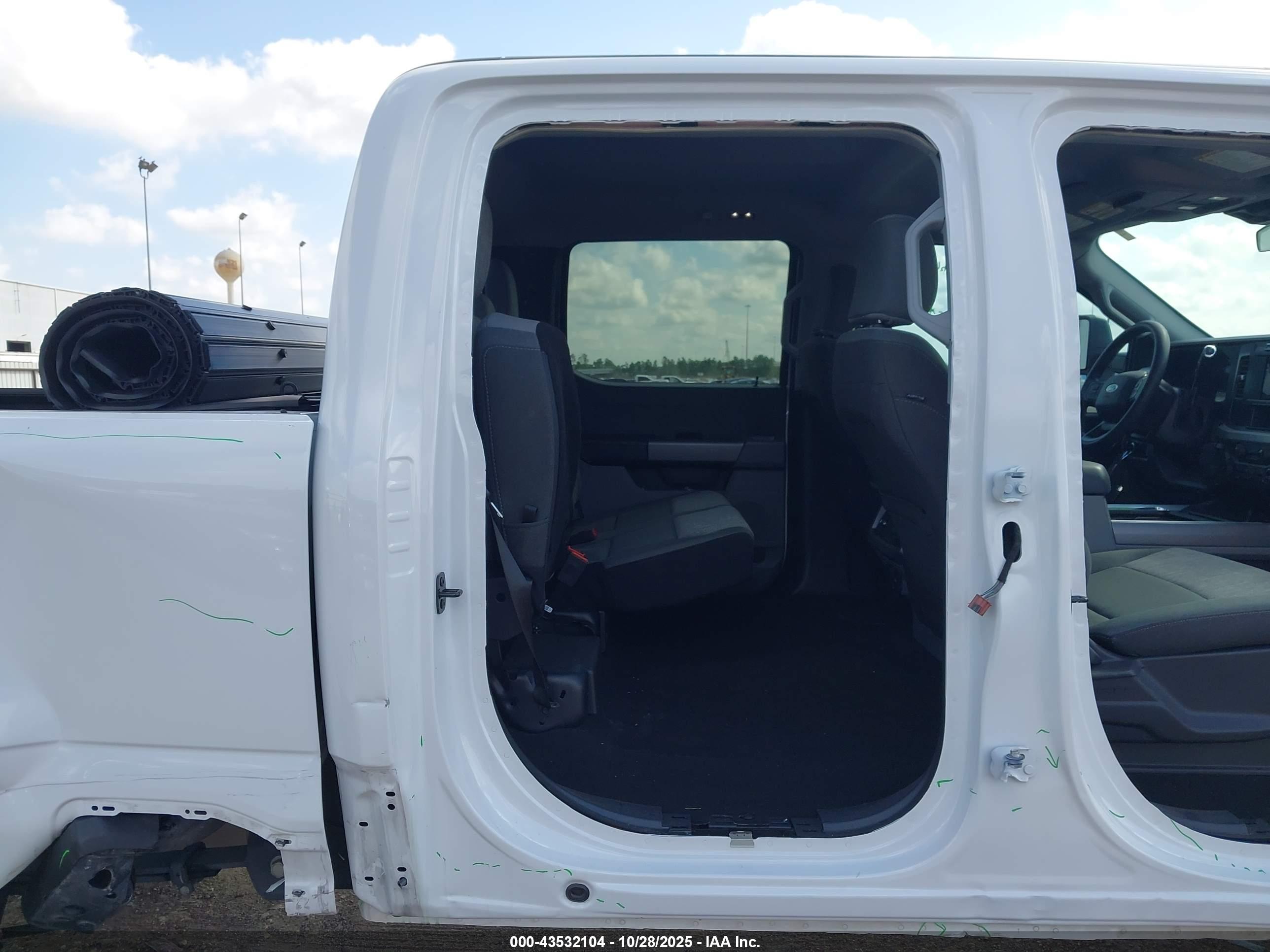 FORD F-250 image 8