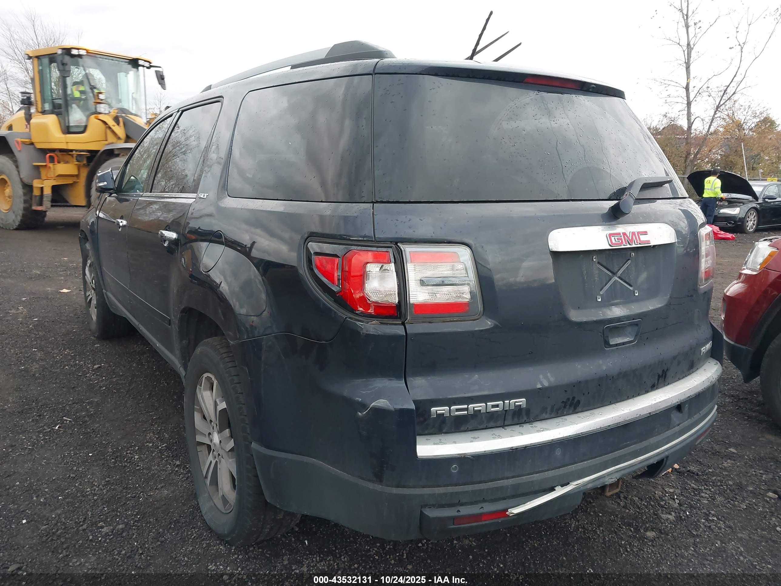 GMC ACADIA image 3